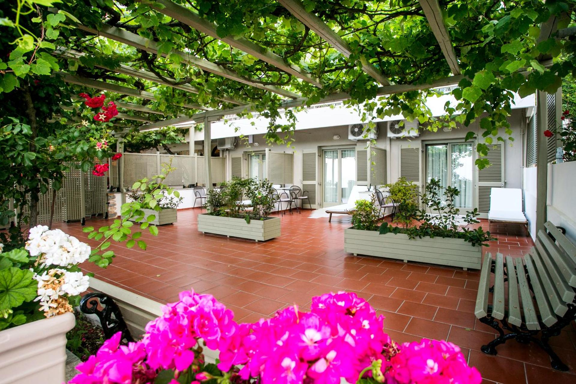 Kenta Beach Hotel - Photo 60