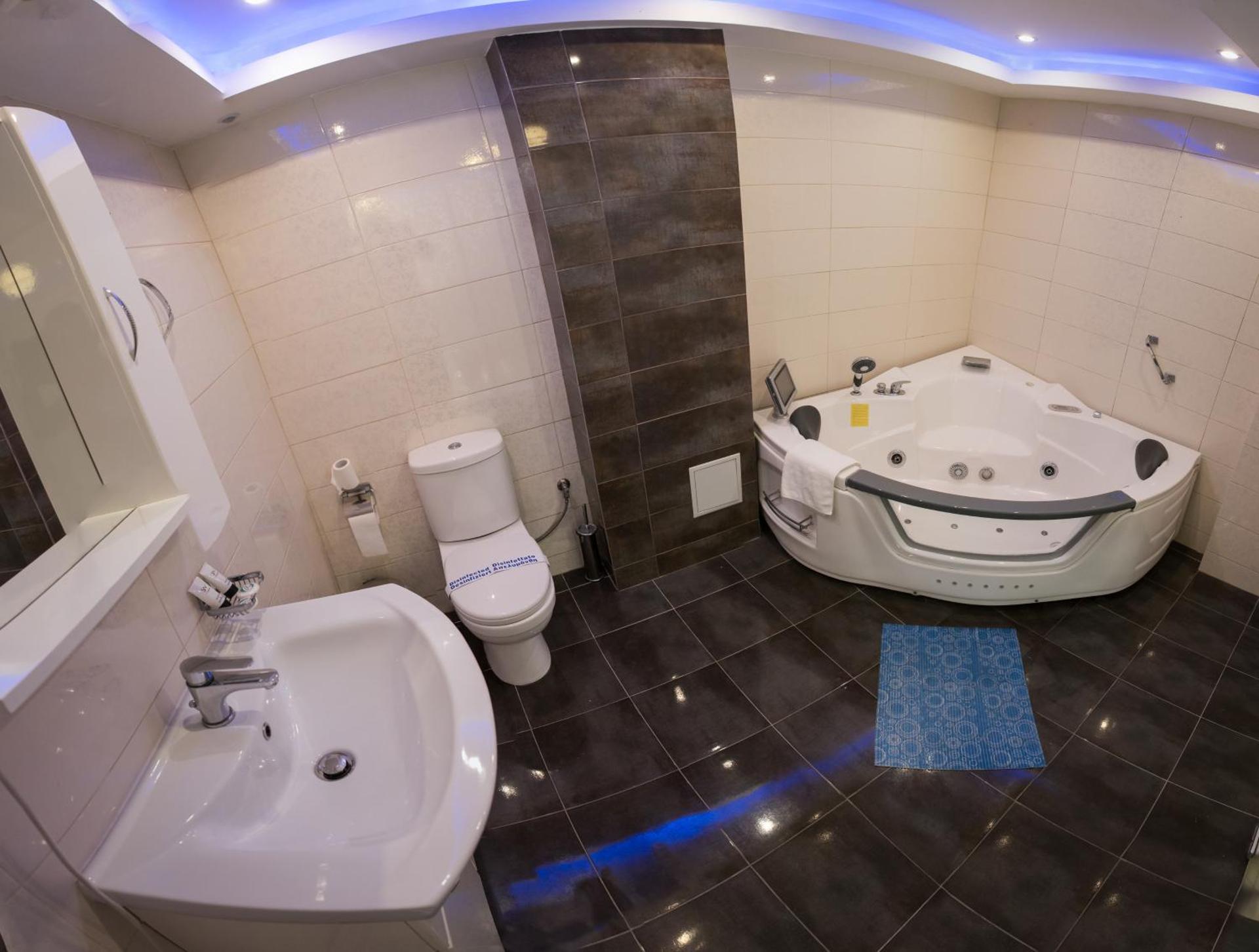 Halkidiki Palace - Photo 36