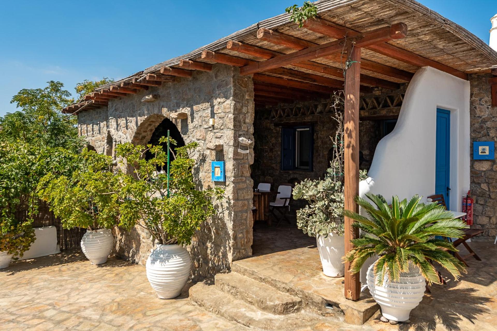 Apartment with Garden View