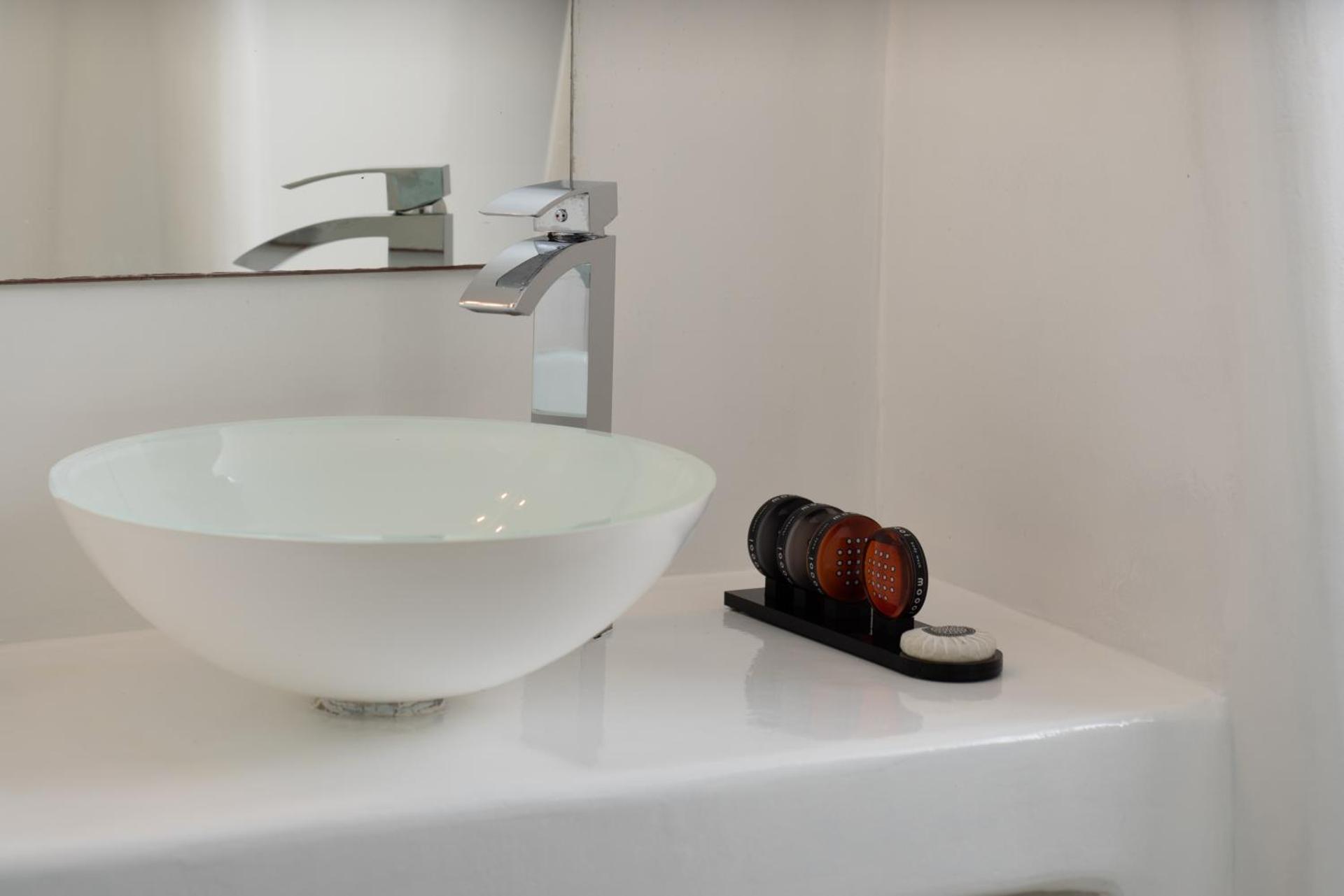 White Concept Caves - Photo 16