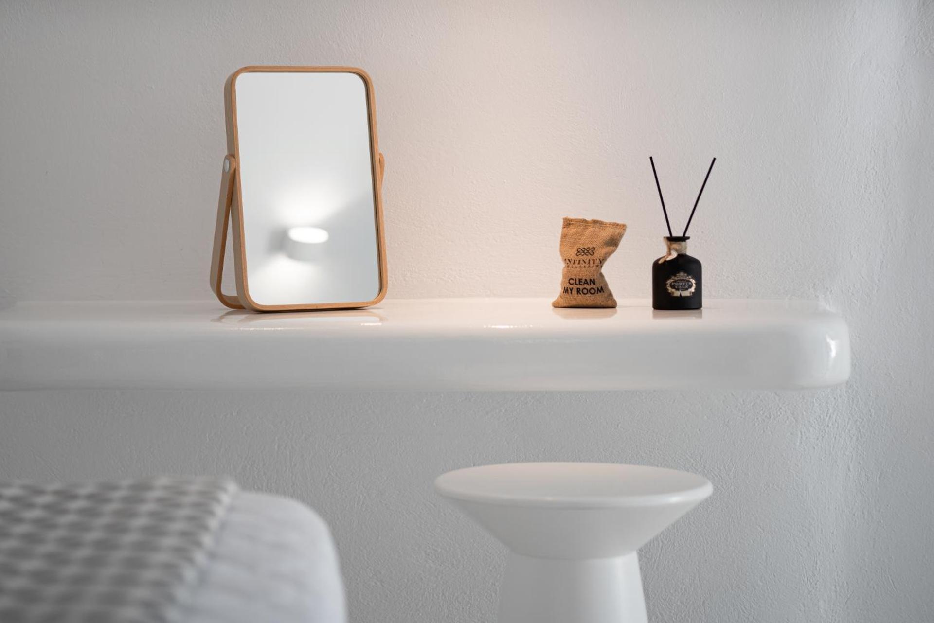 White Concept Caves - Photo 14