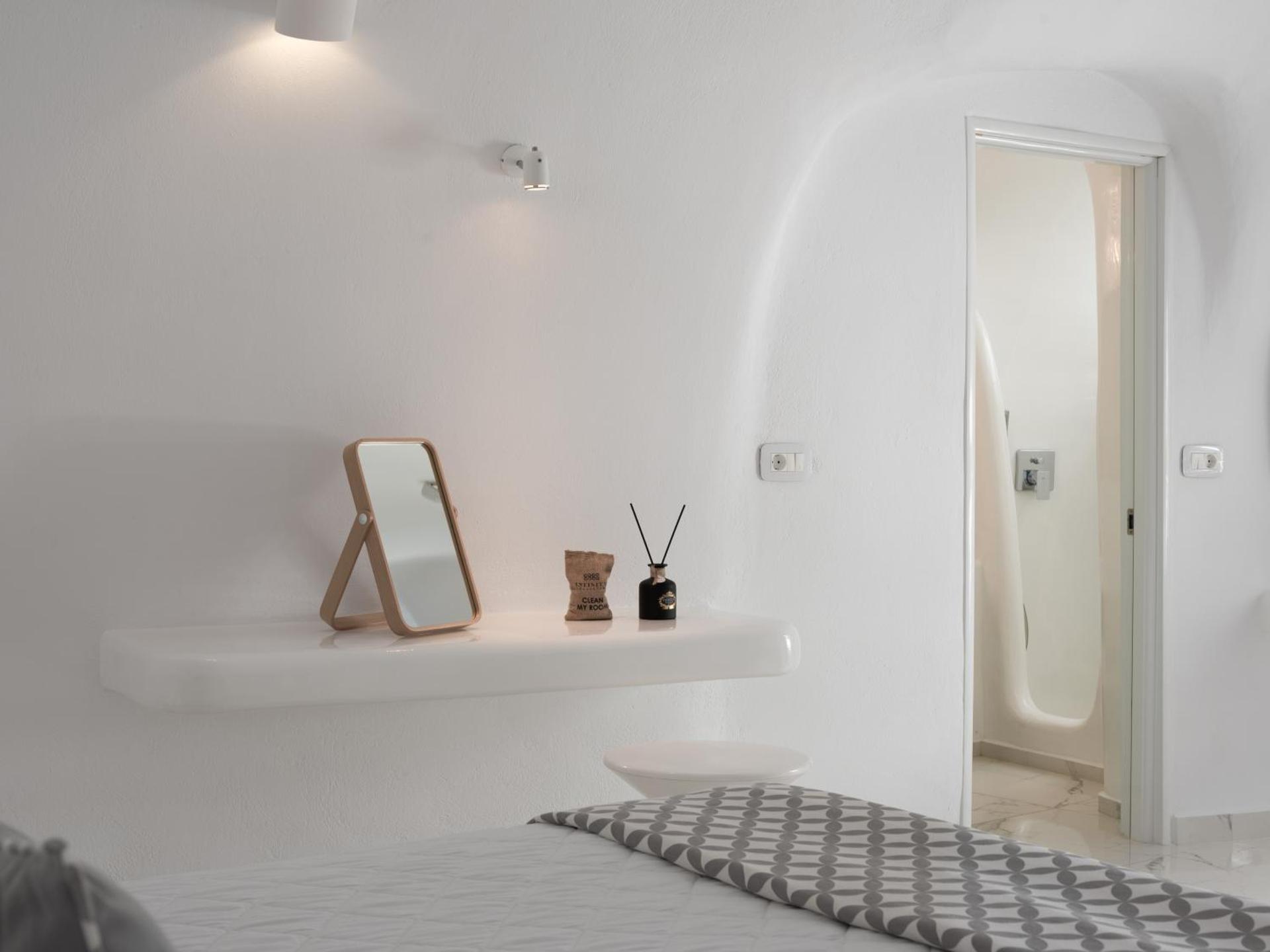 White Concept Caves - Photo 10