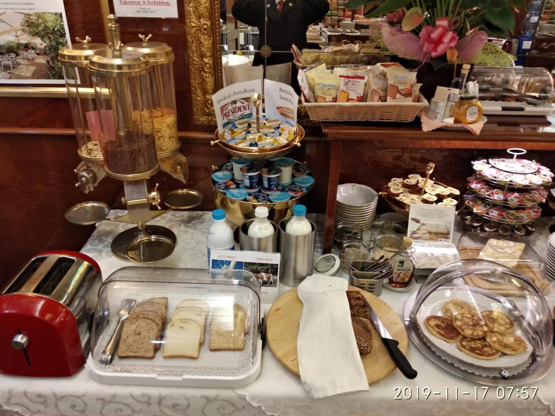 Hotel Vittoria - Photo 39