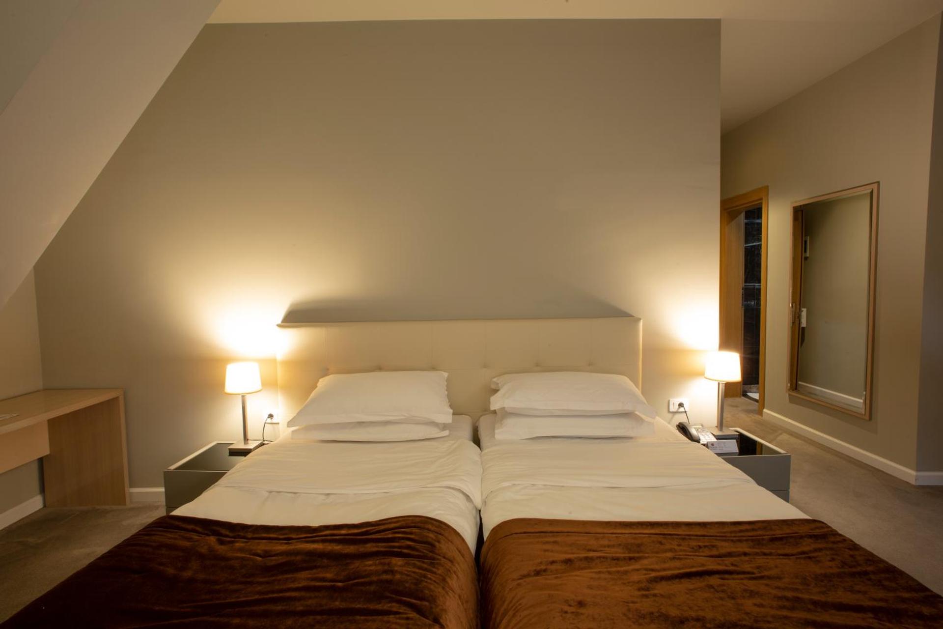 Best Western Premier Ark Hotel - Photo 21