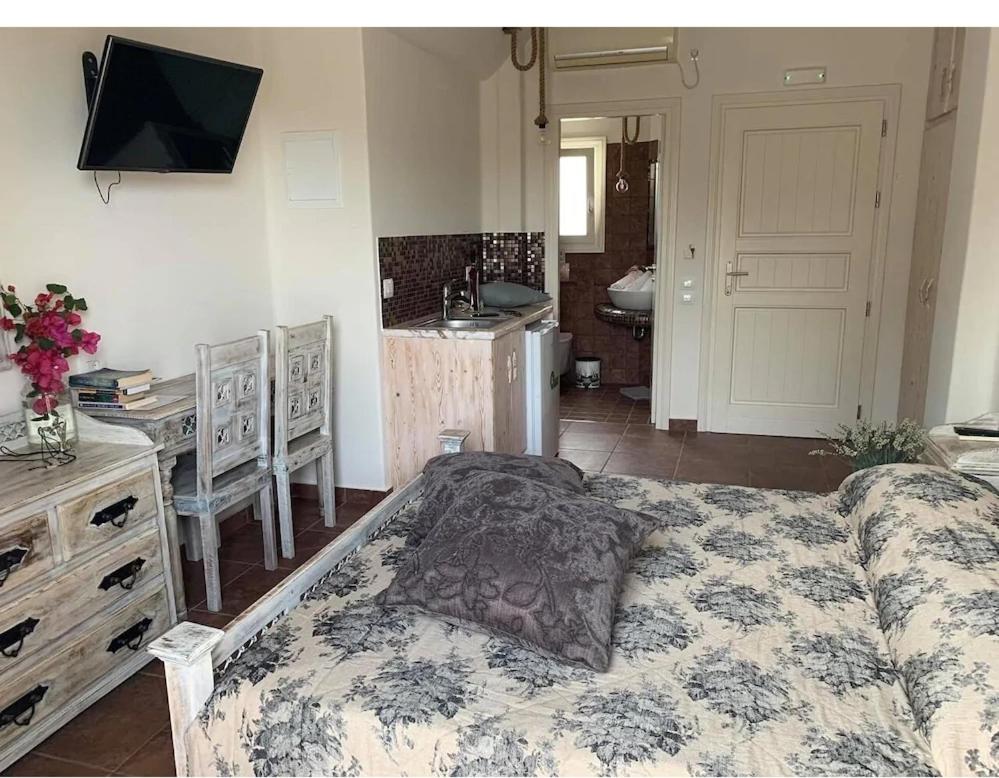 Villa Manos Hotel - Photo 30