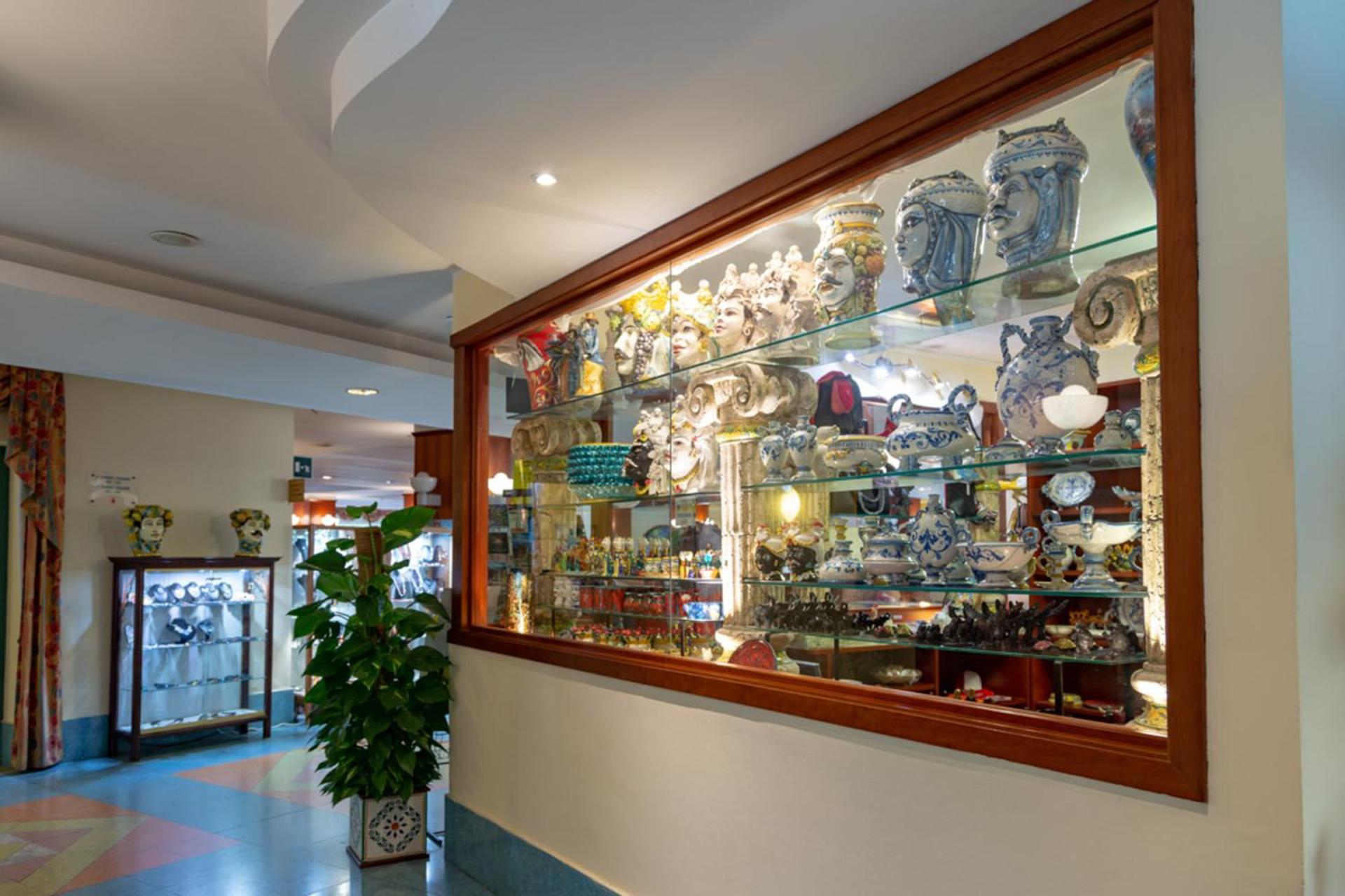 Hotel Caesar Palace - Photo 81