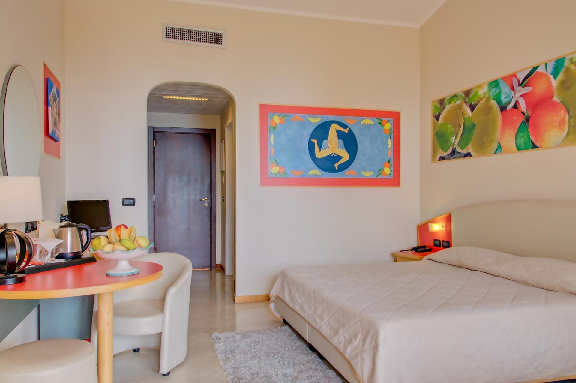Triple Room Palazzo Santa Caterina with Terrace Sea Side