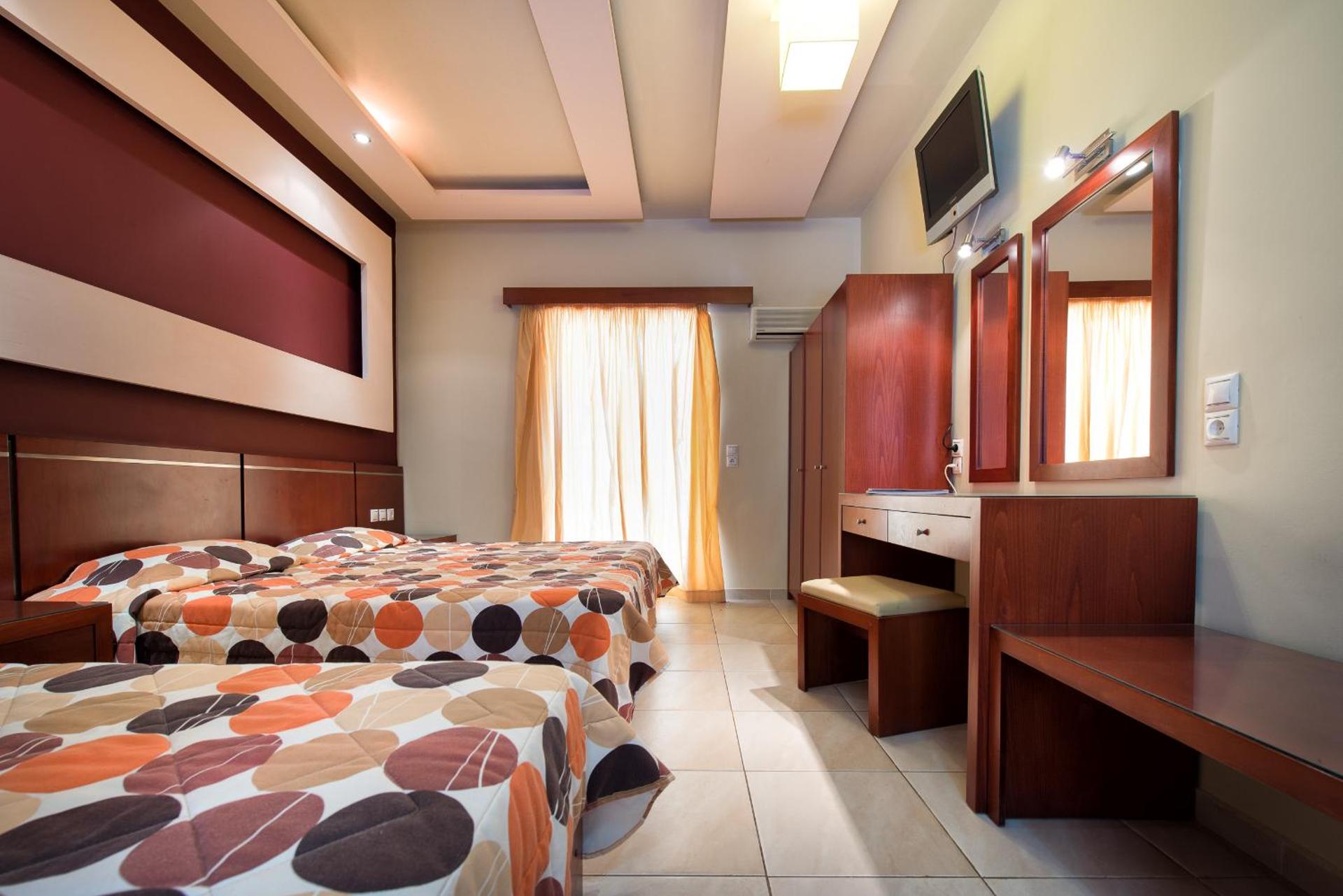 Canadian Hotel - Photo 40