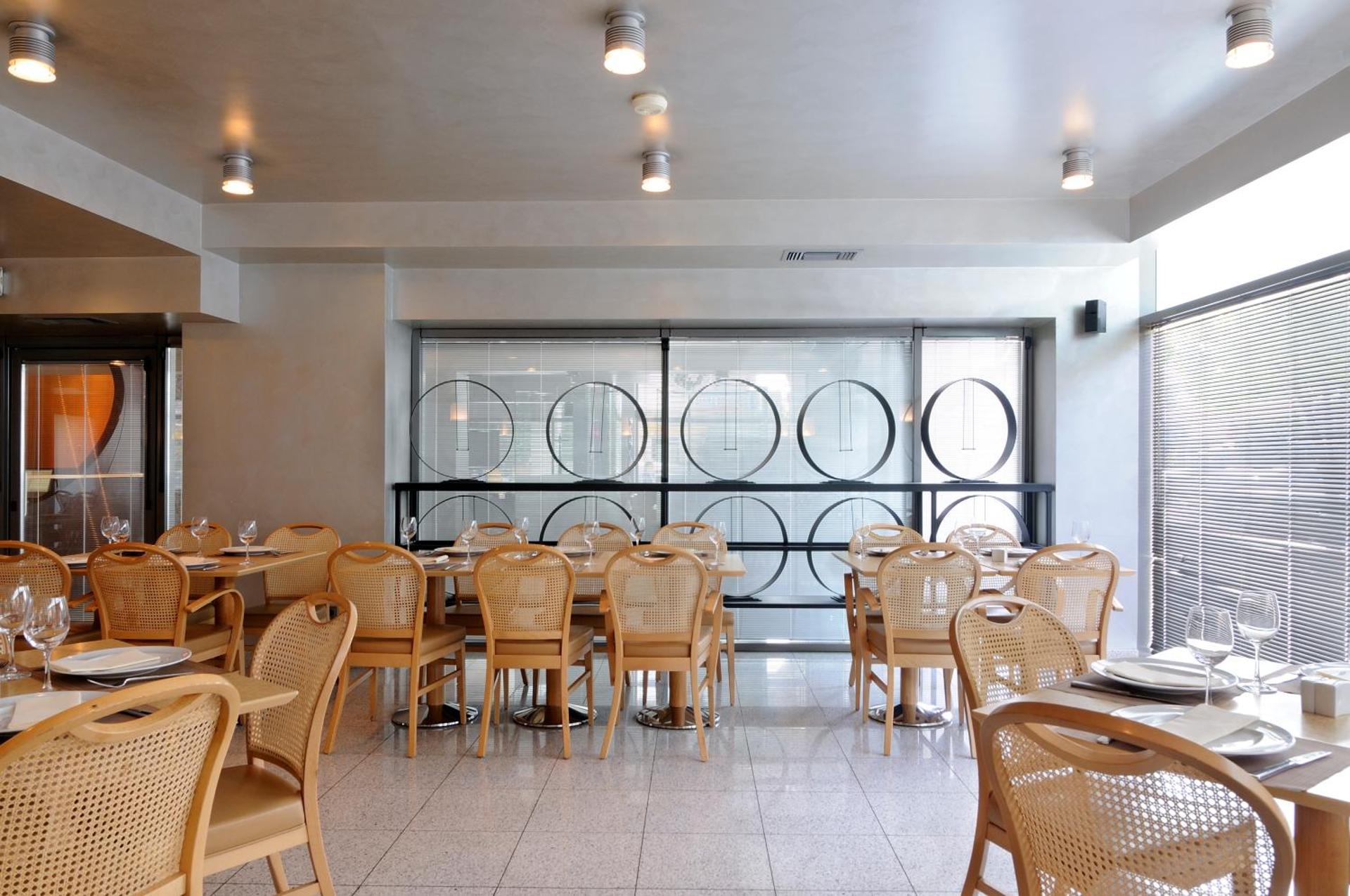 Maniatis Hotel - Photo 38