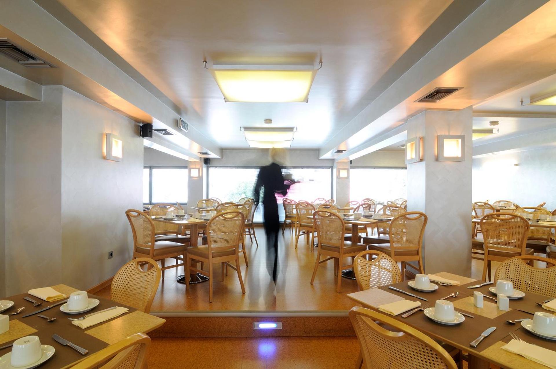 Maniatis Hotel - Photo 47