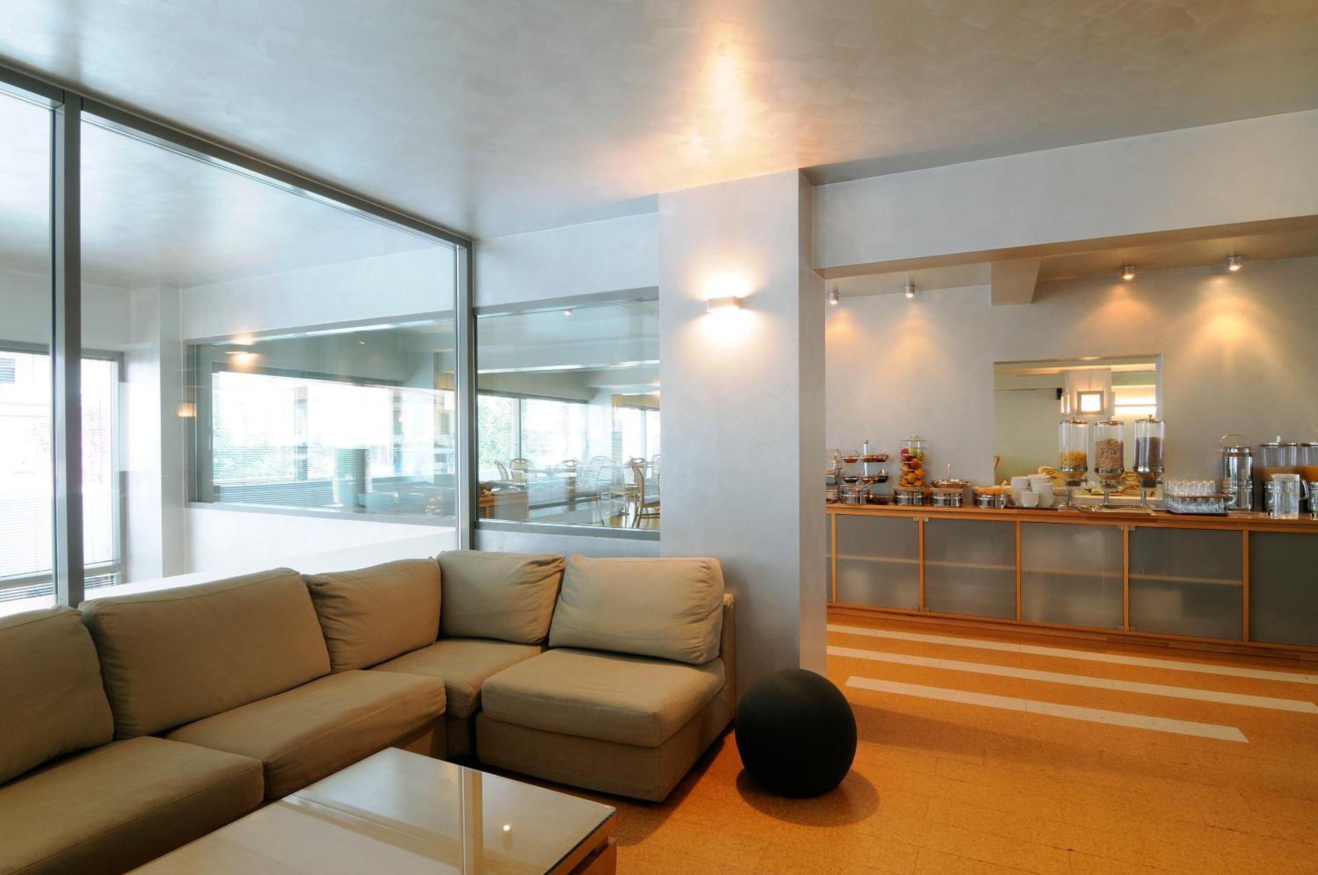 Maniatis Hotel - Photo 44