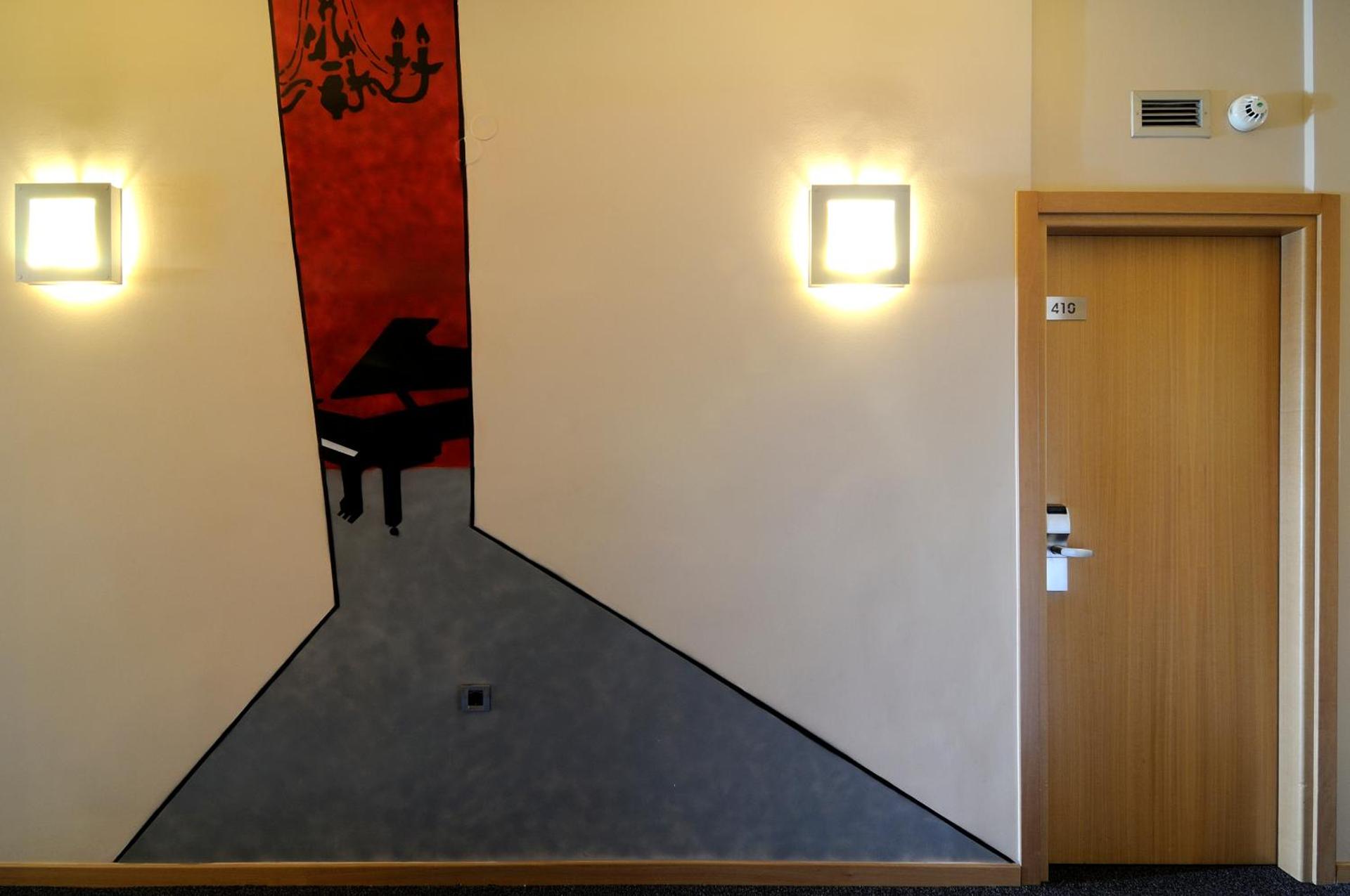 Maniatis Hotel - Photo 13