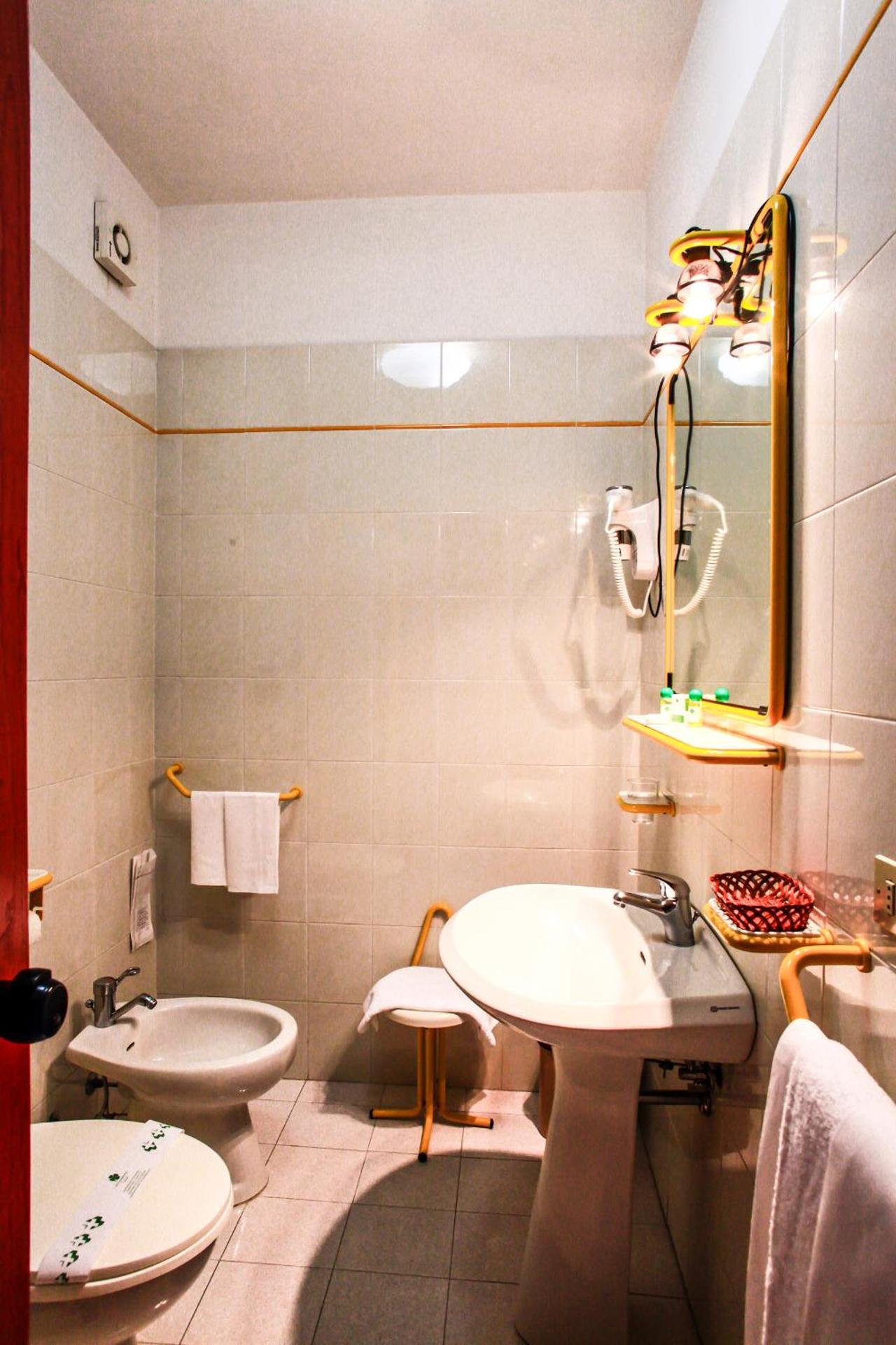 Hotel Quadrifoglio - Photo 54