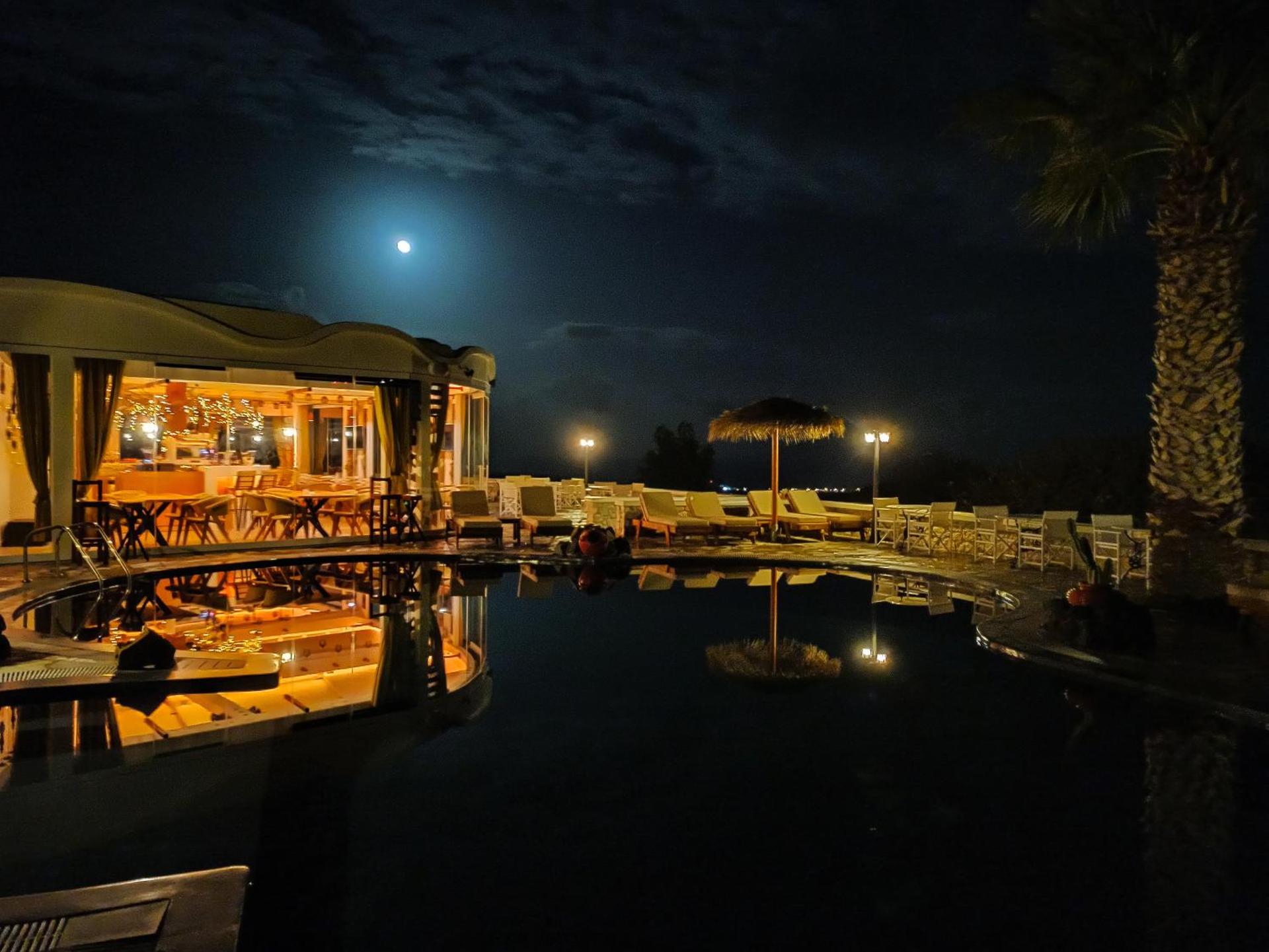 Villa Manos Hotel - Photo 56