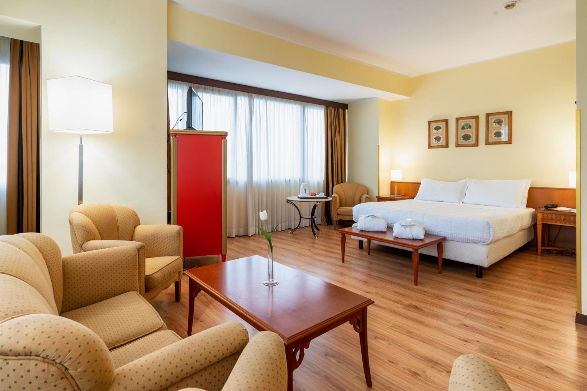 Hotel Royal Palace - Photo 57