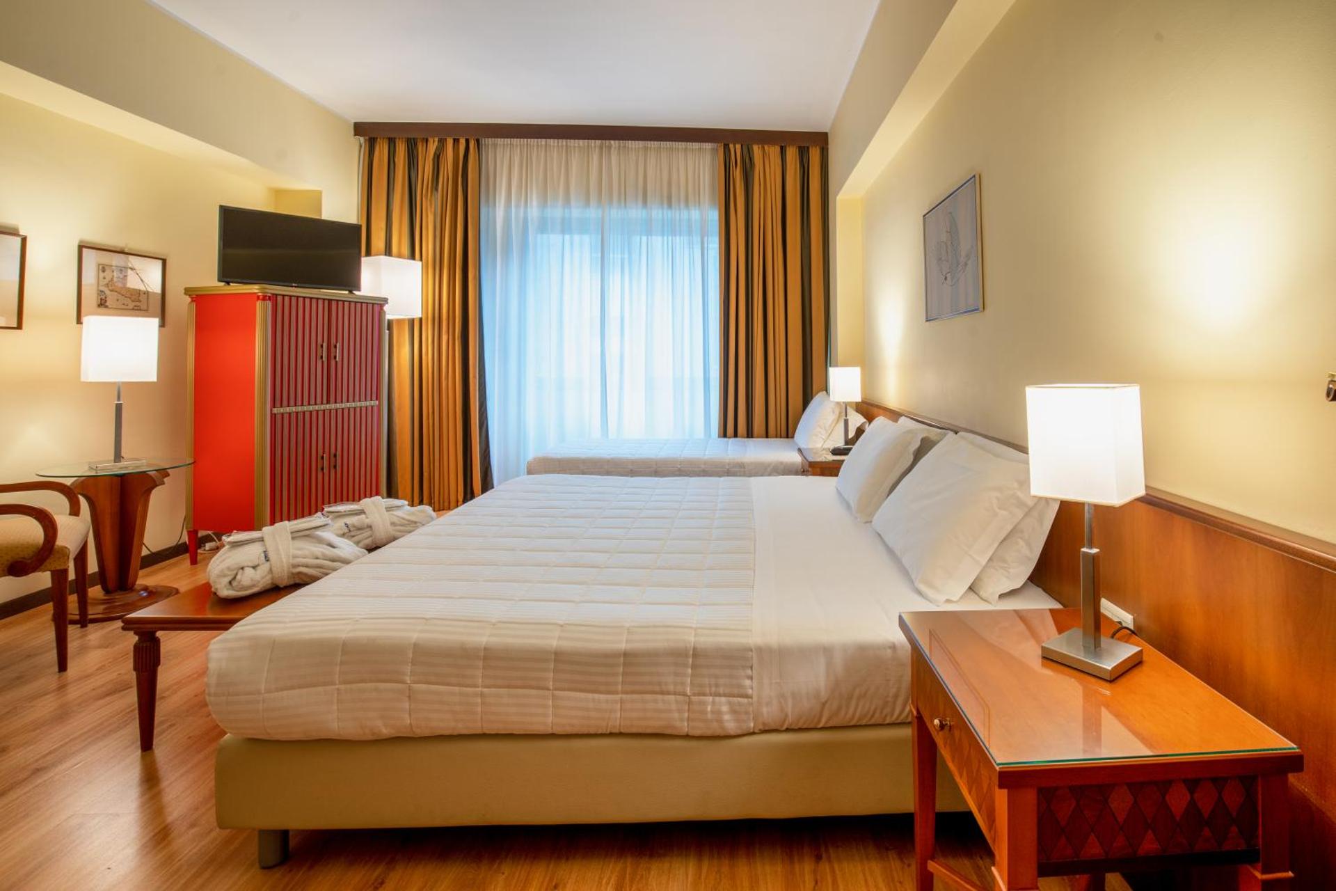 Hotel Royal Palace - Photo 24