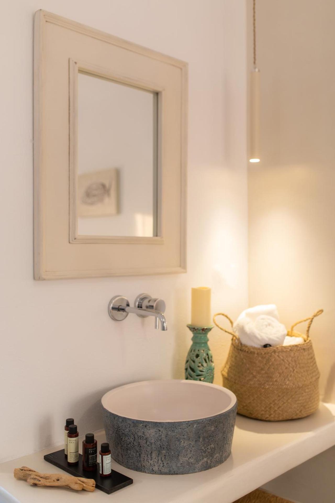 Athina Studios and Suites Plaka - Photo 23