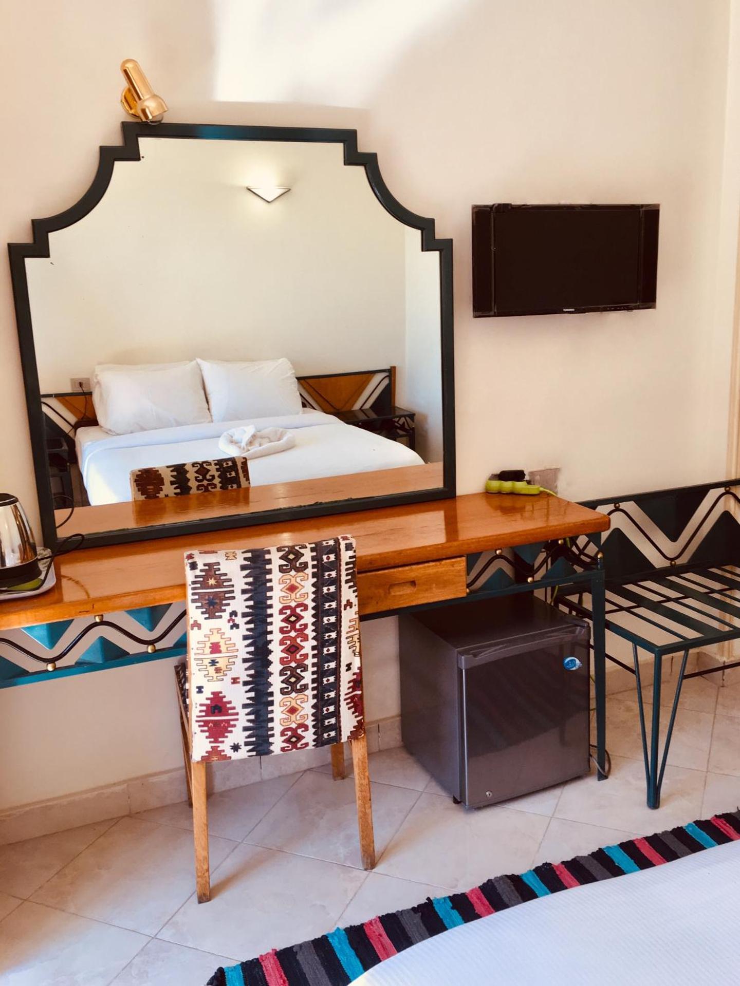 New Memnon Hotel - Photo 9