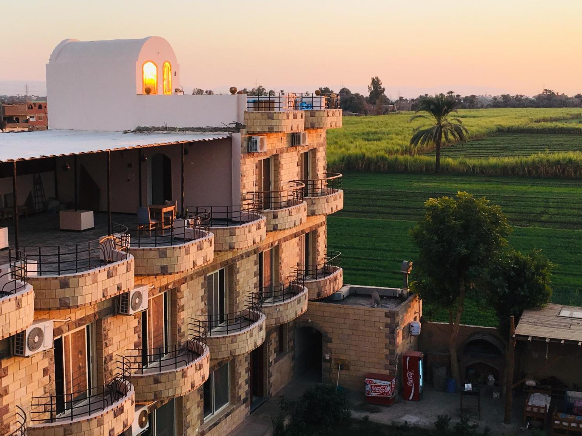 New Memnon Hotel - Photo 51