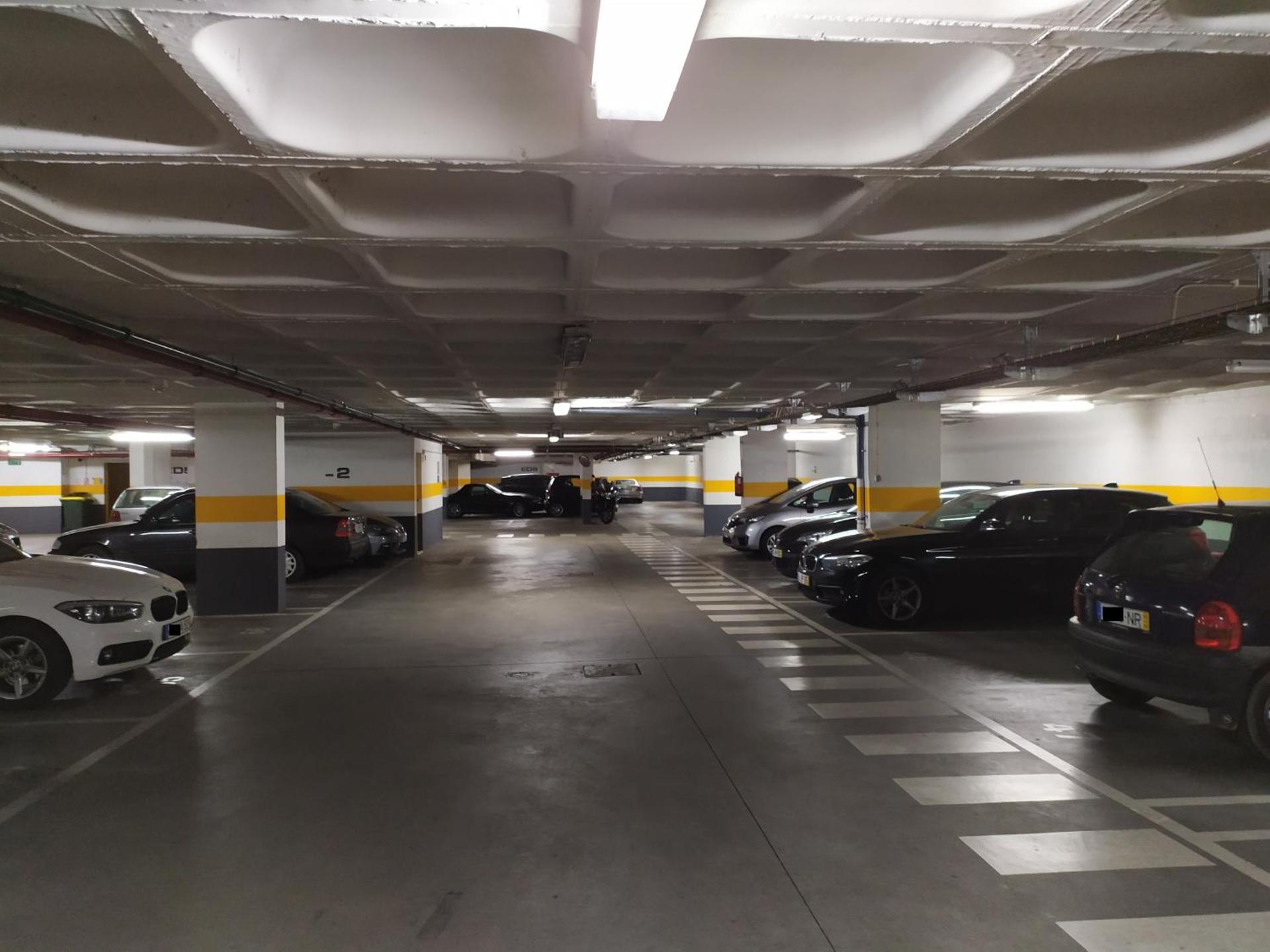 Lisbon Relax Pool Apartment - Free Parking Garage - Photo 43