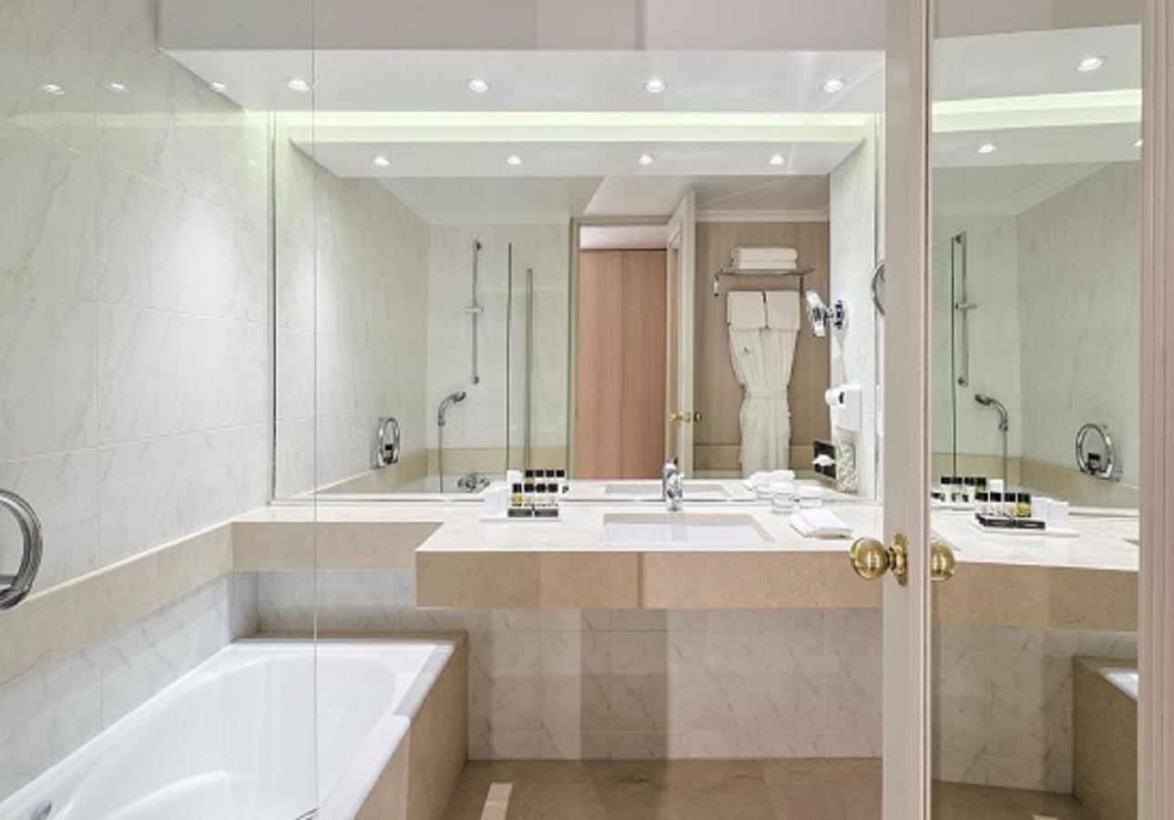 Executive Room - Photo 3