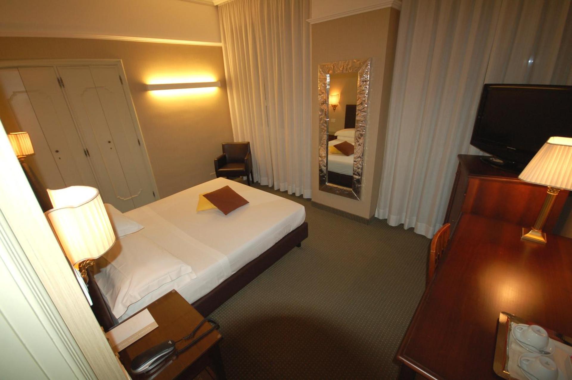 Astoria Hotel Italia - Photo 28