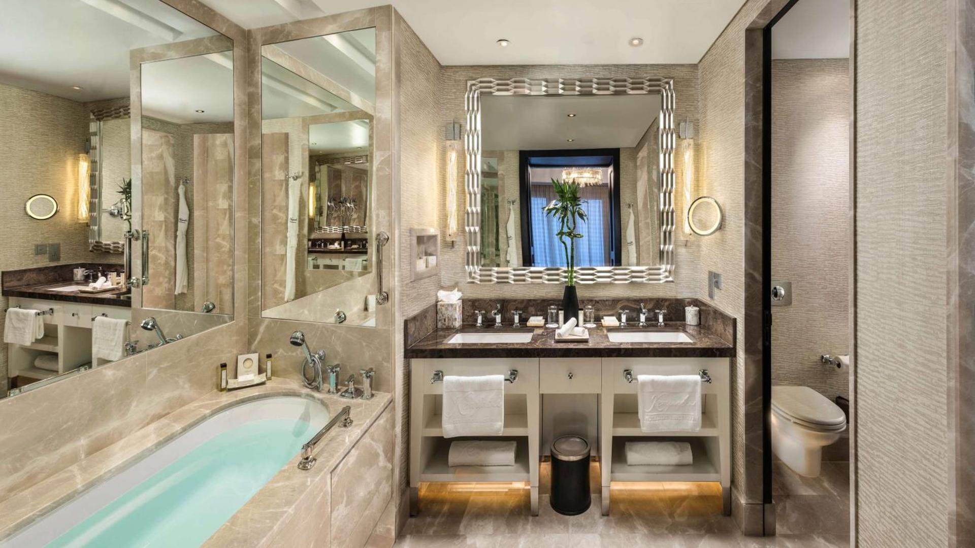 3 Bedroom Family Suite - Lounge Access including Afternoon Tea, Evening Cocktail Hours, Soft Refreshments & Canapes