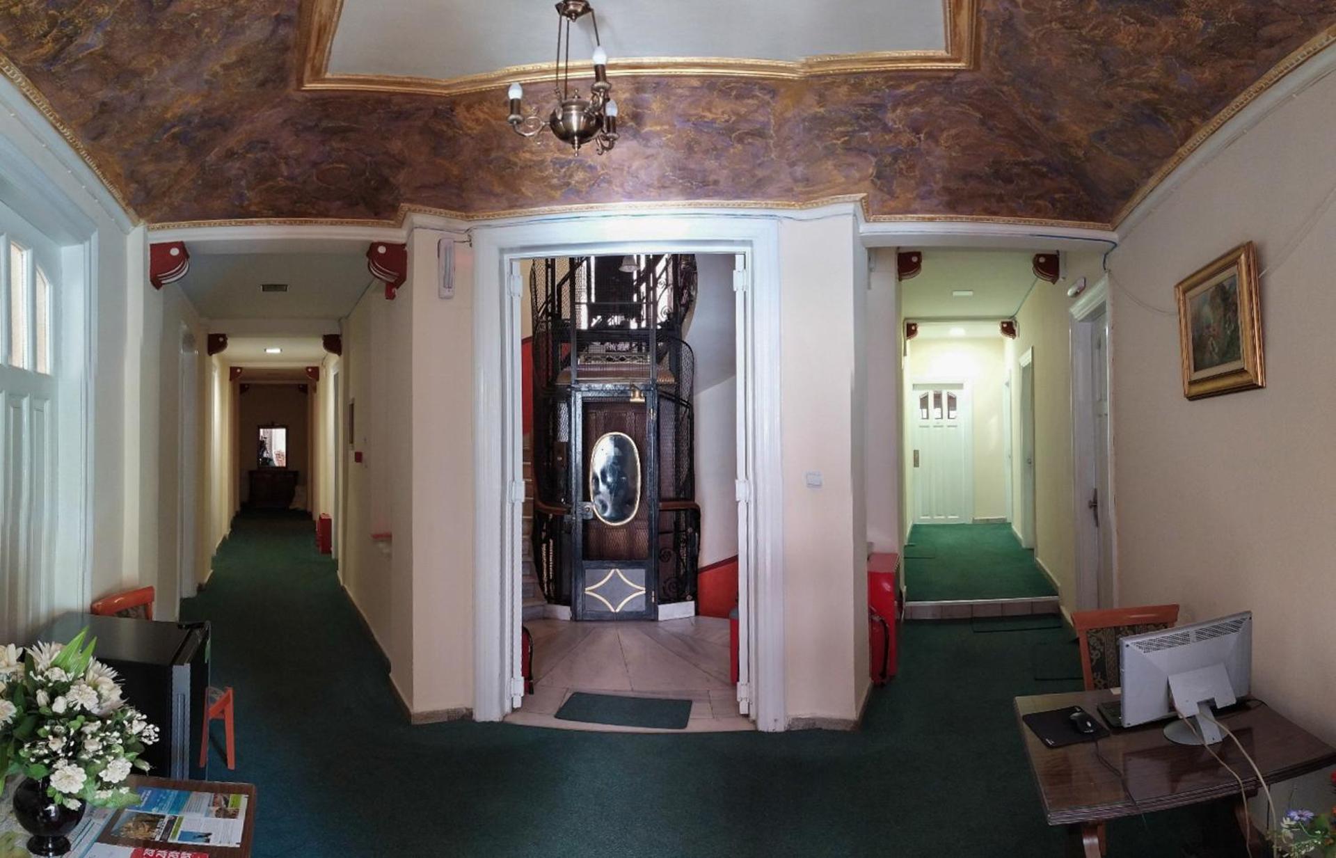 Cecil Hotel - Photo 13