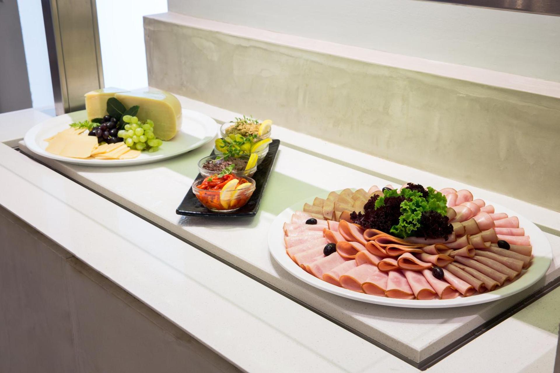 Blue Sky City Beach Hotel - Photo 33