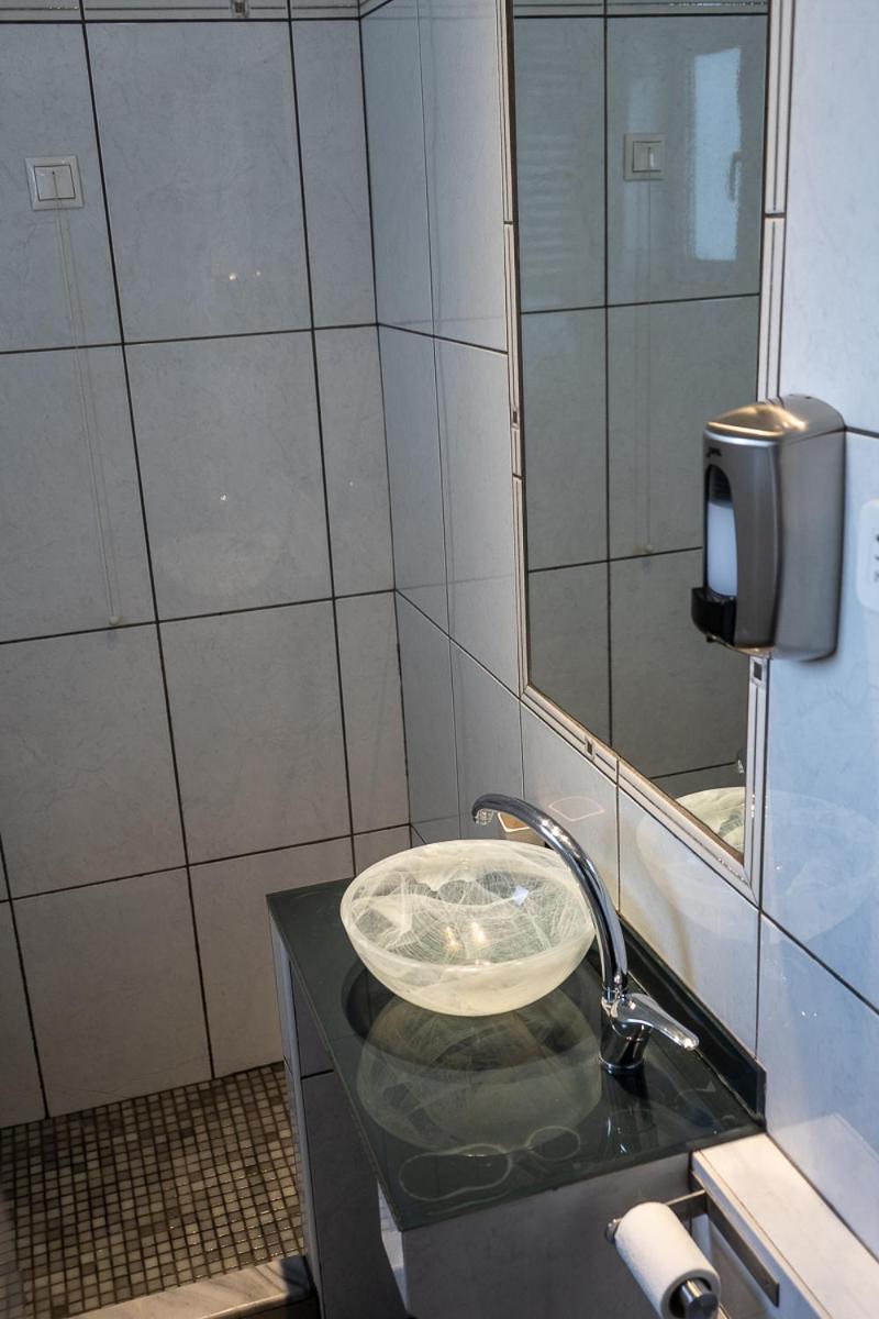 HOTEL HILL - Photo 22