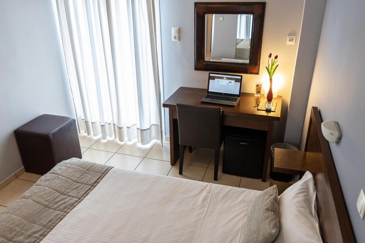 HOTEL HILL - Photo 16