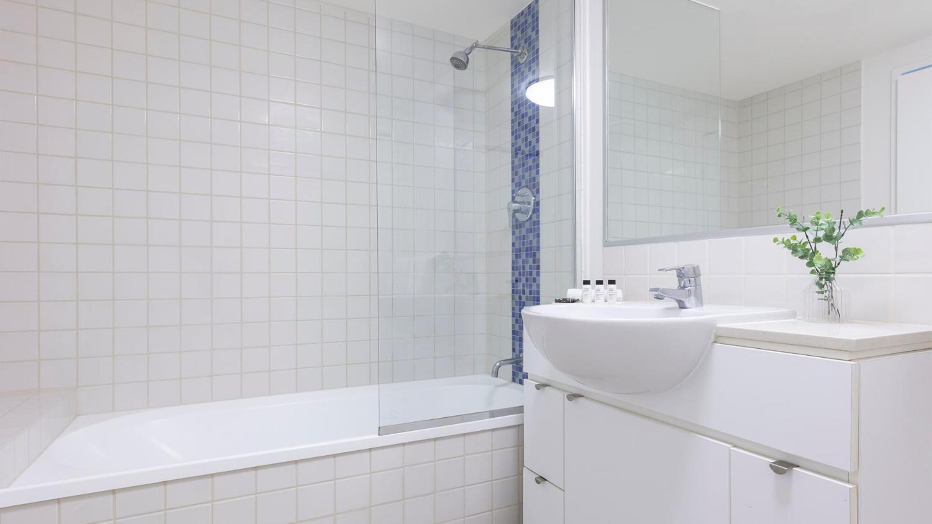 Oaks Brisbane Festival Suites - Photo 39