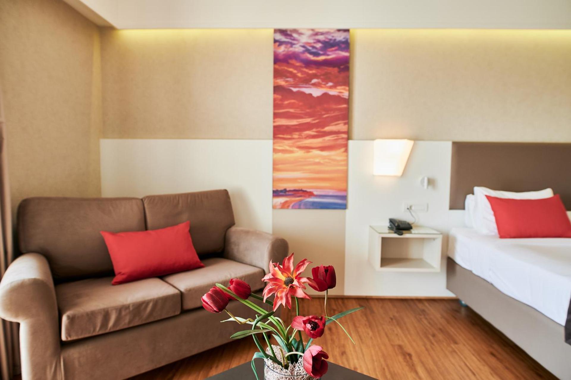 Ramada Plaza by Wyndham Thraki - Photo 45