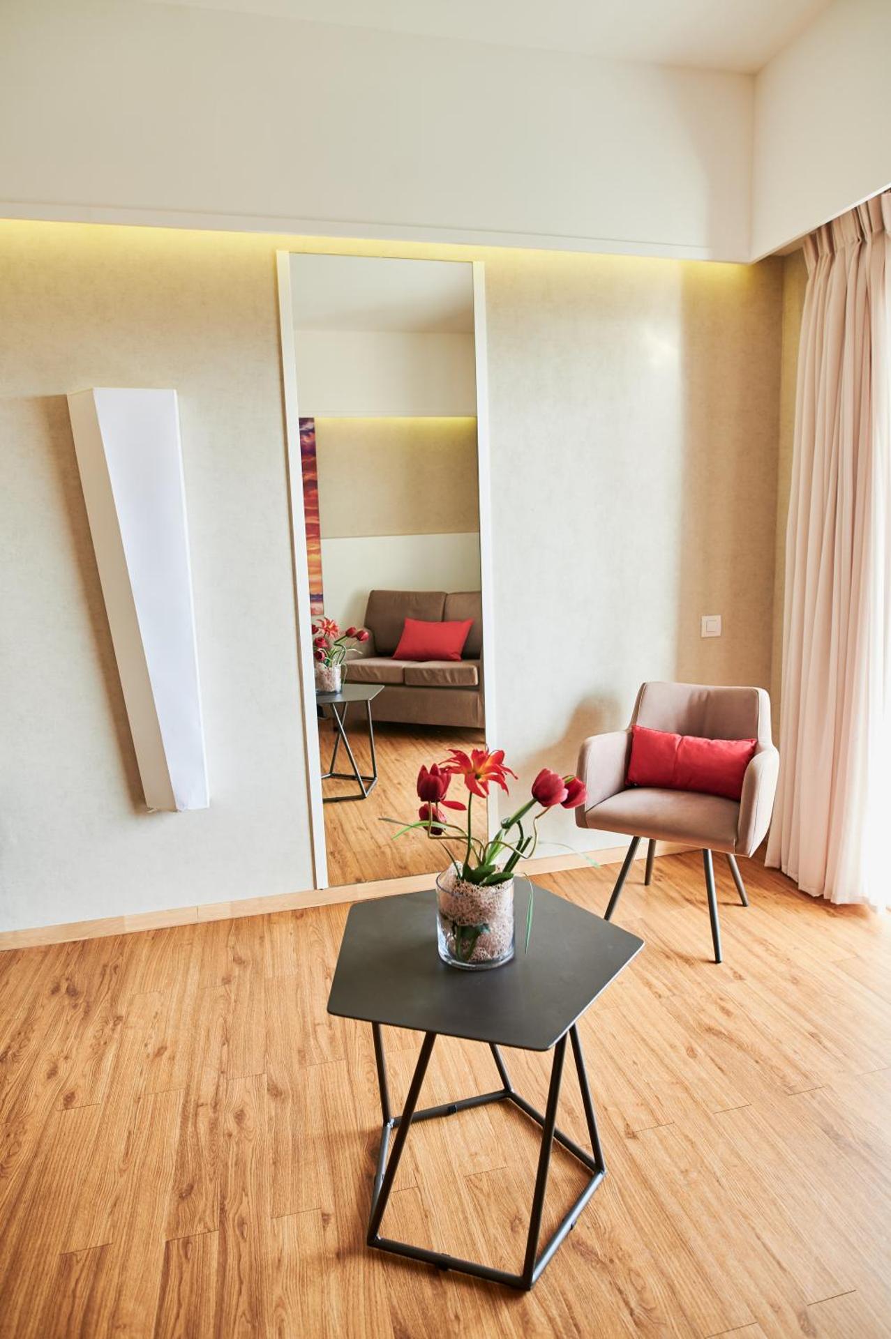 Ramada Plaza by Wyndham Thraki - Photo 46