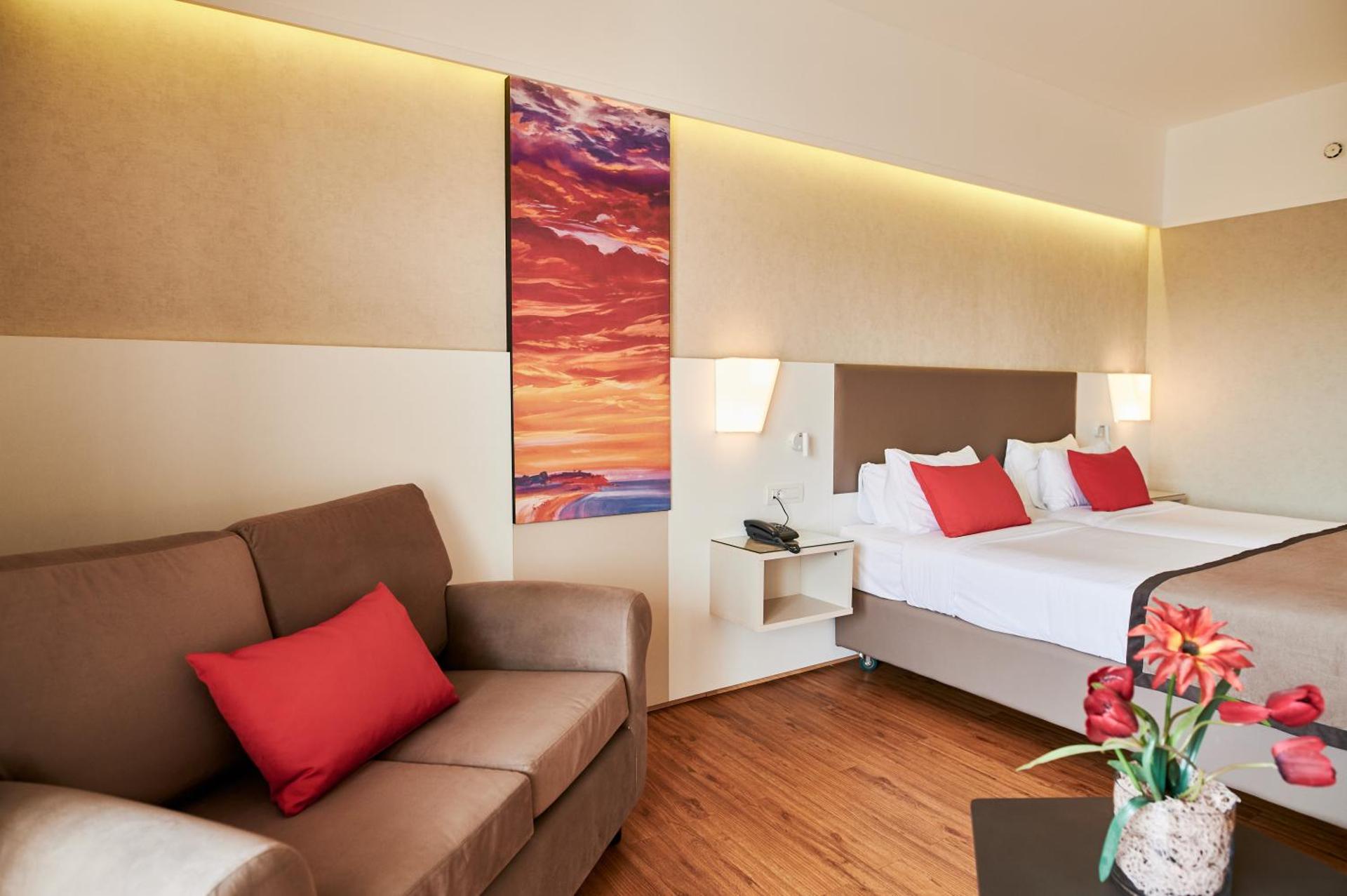 Ramada Plaza by Wyndham Thraki - Photo 44