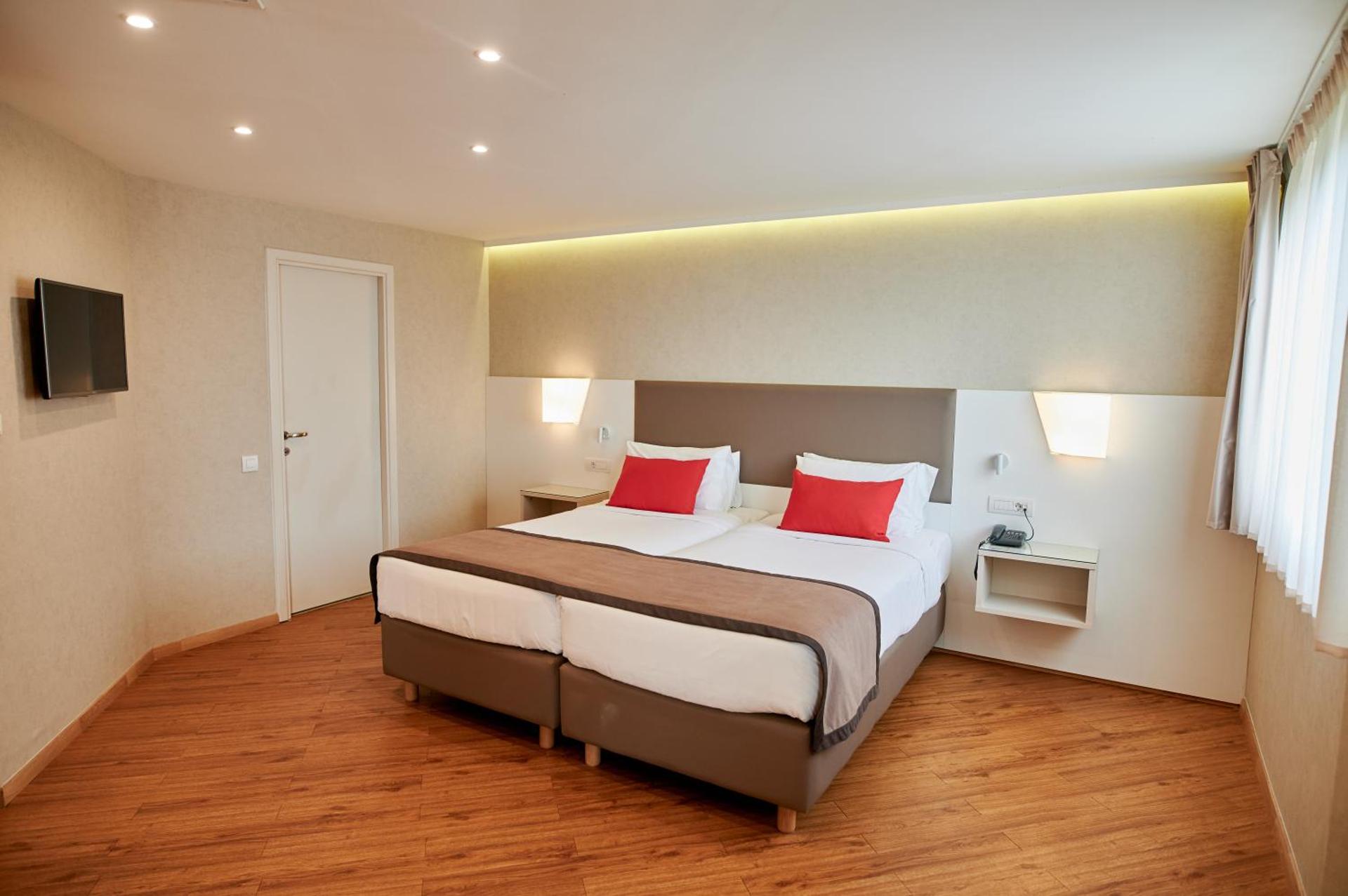 Ramada Plaza by Wyndham Thraki - Photo 56