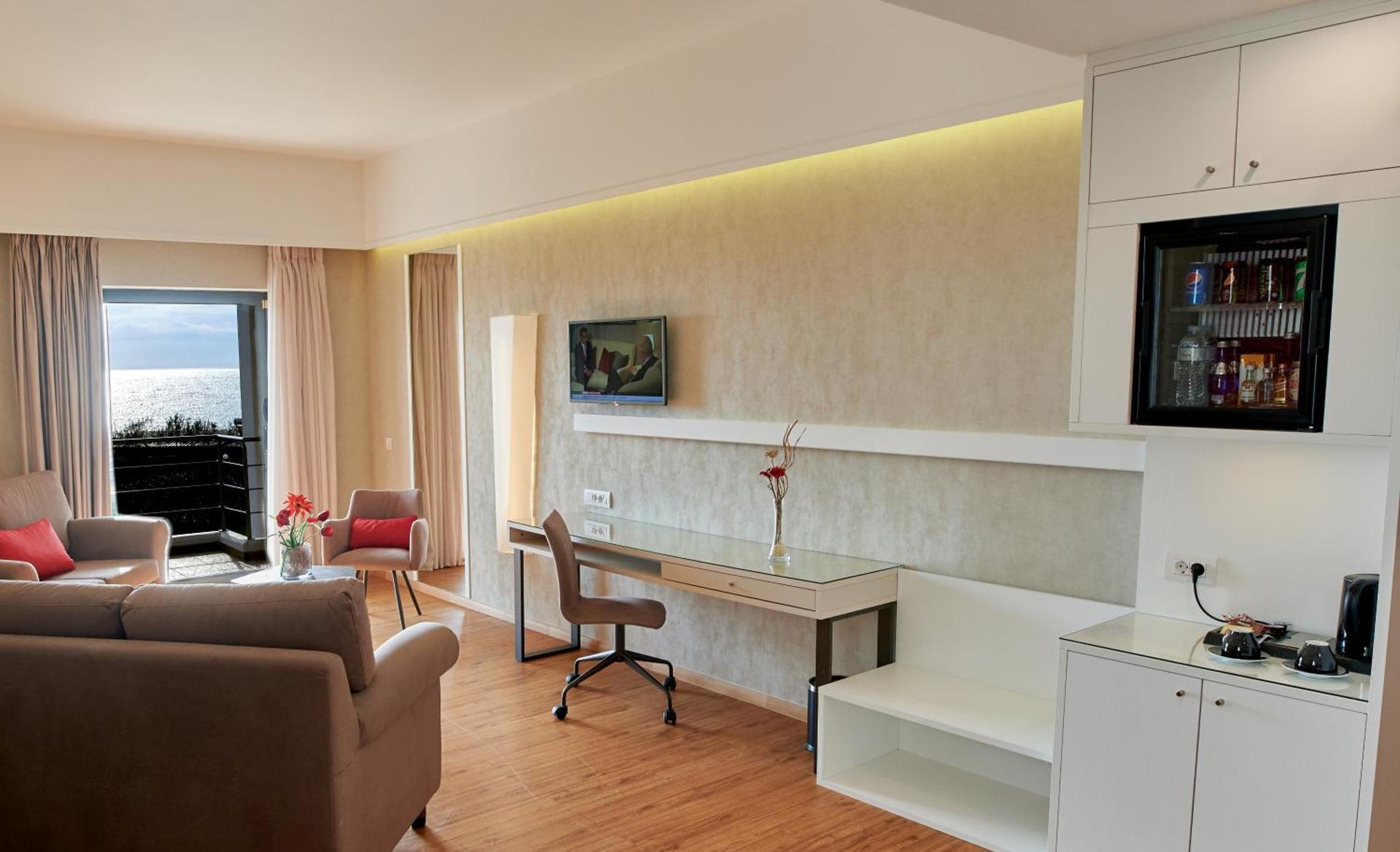 Ramada Plaza by Wyndham Thraki - Photo 59
