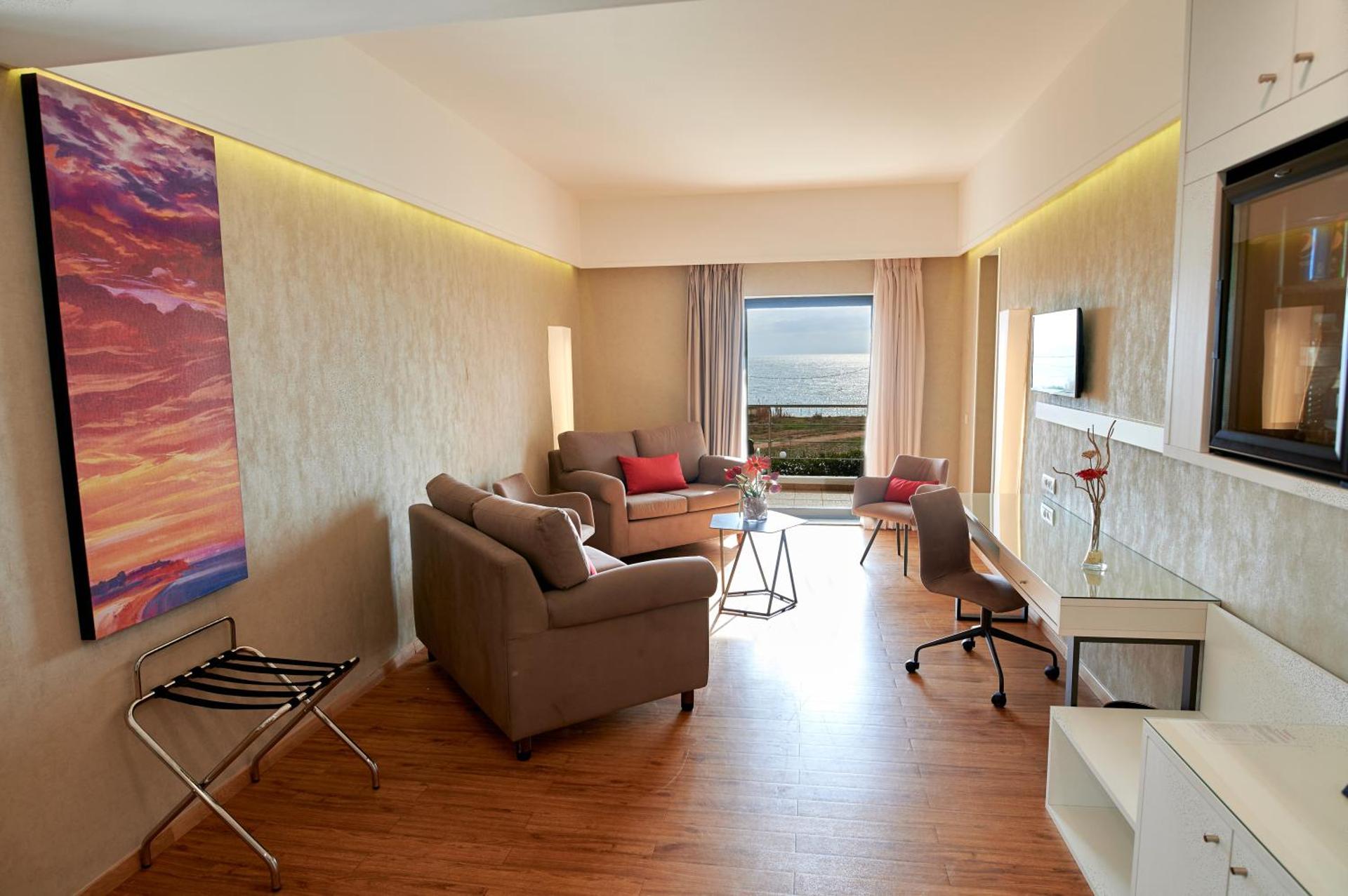 Ramada Plaza by Wyndham Thraki - Photo 55