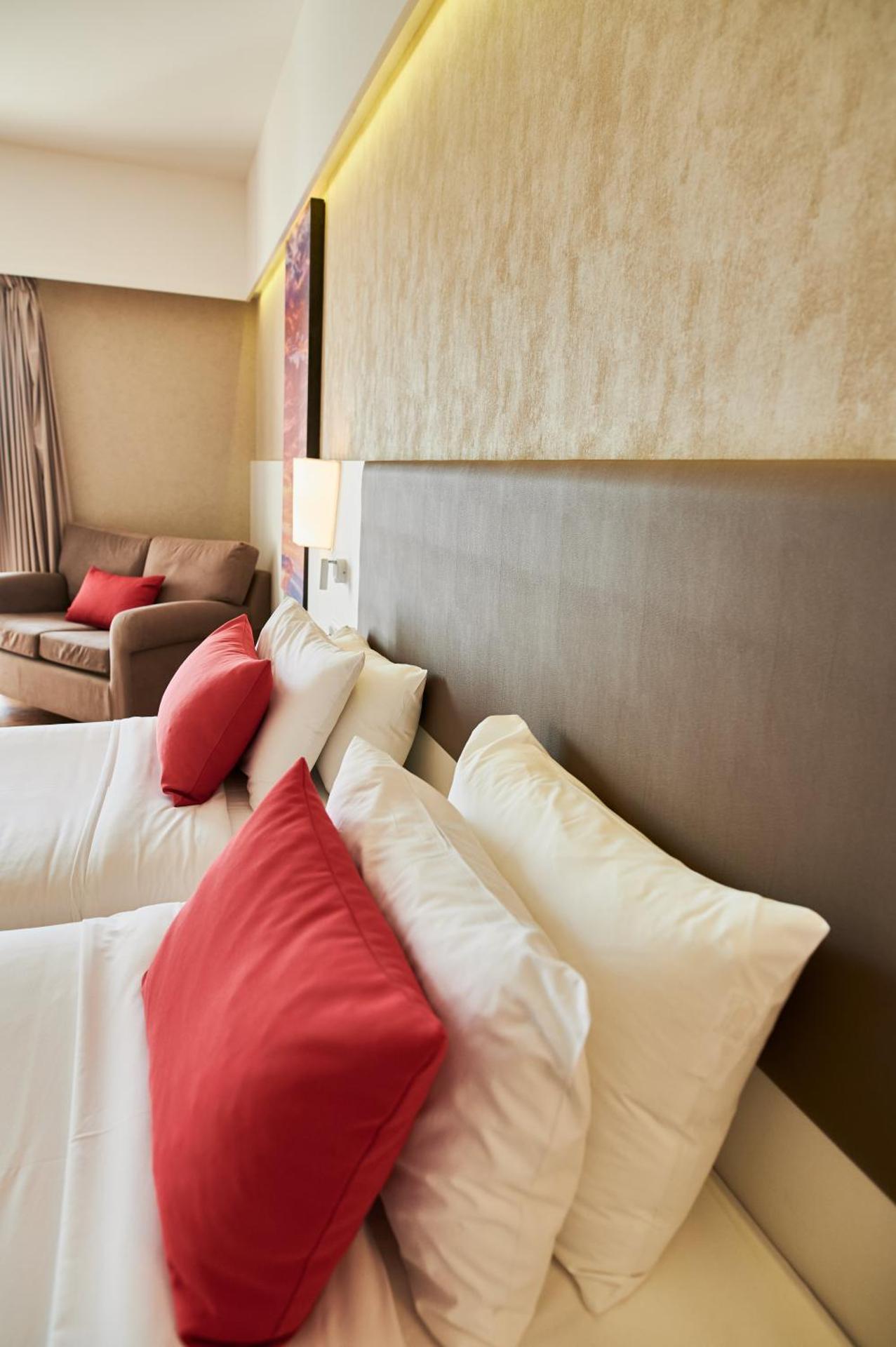 Ramada Plaza by Wyndham Thraki - Photo 62
