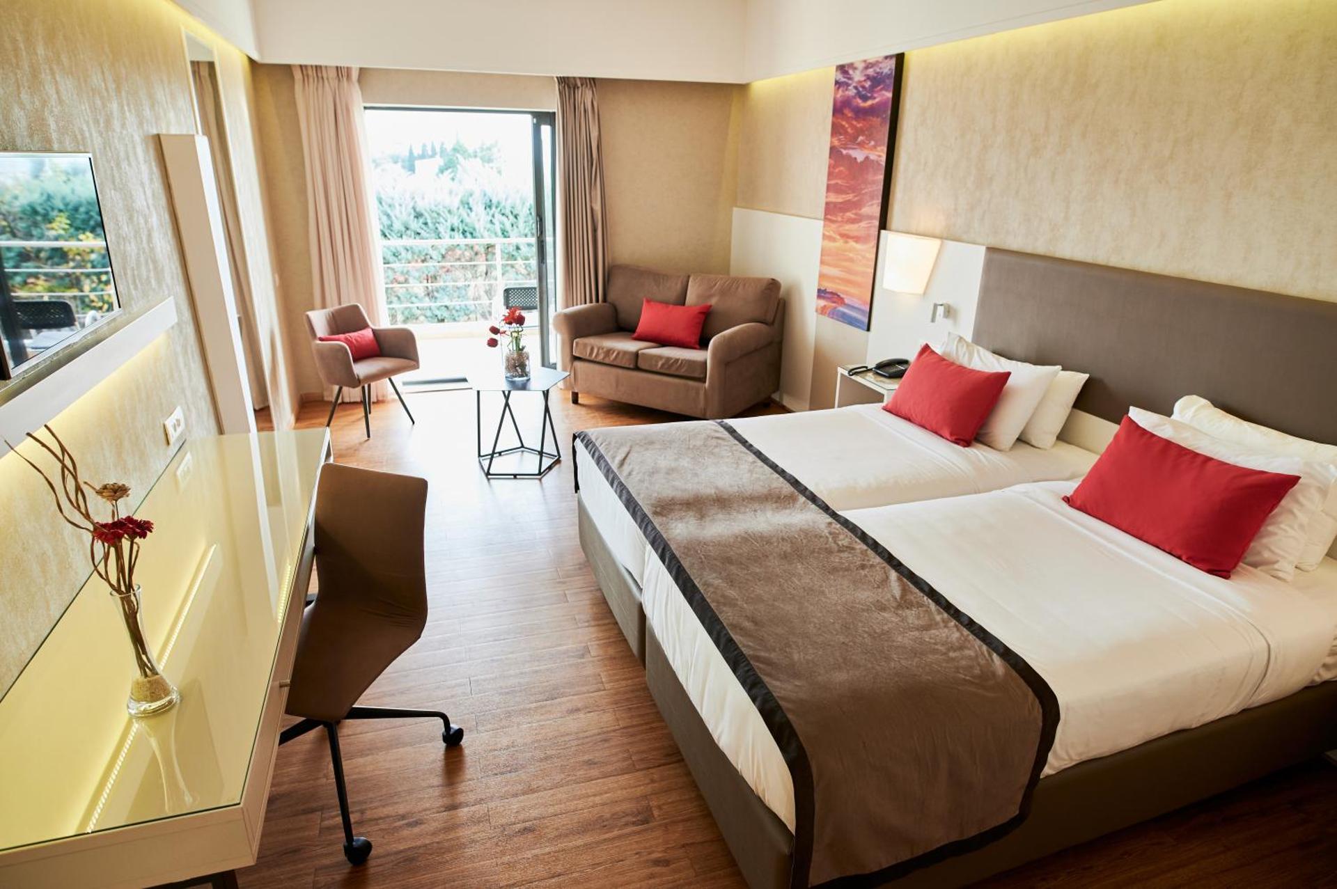 Ramada Plaza by Wyndham Thraki - Photo 61