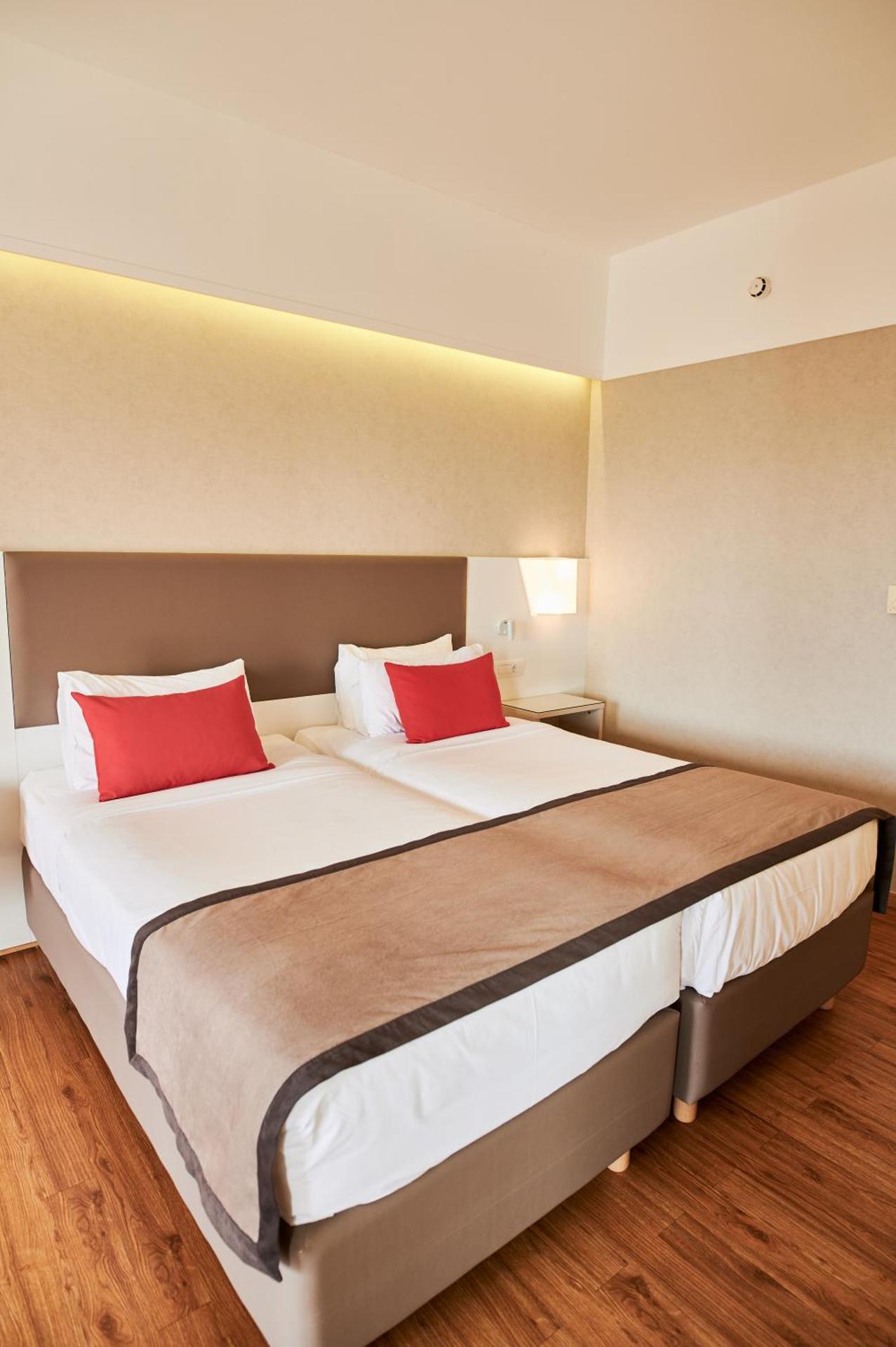 Ramada Plaza by Wyndham Thraki - Photo 64
