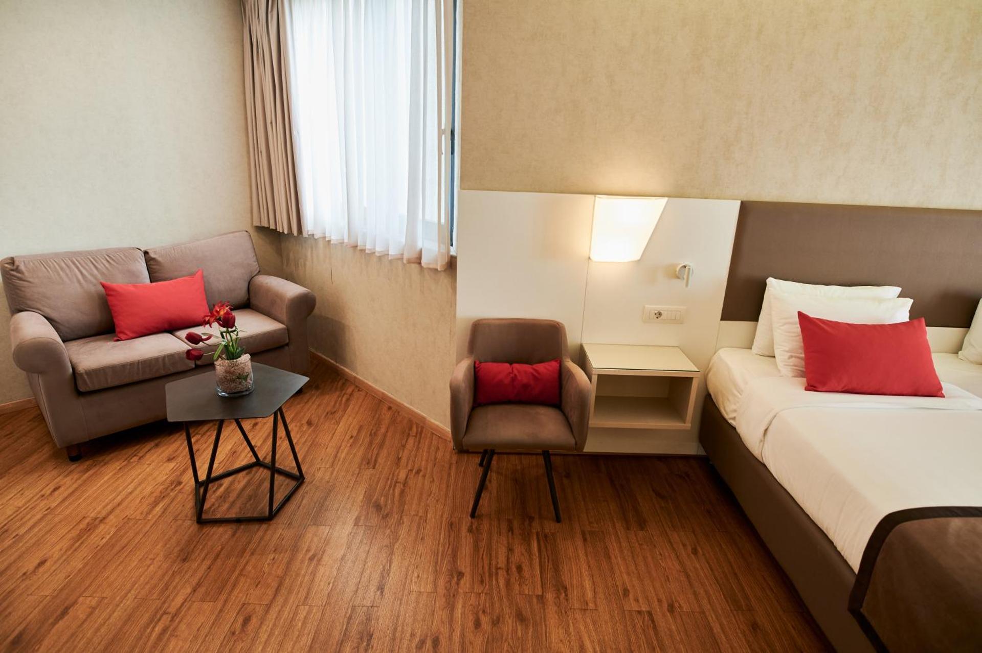 Ramada Plaza by Wyndham Thraki - Photo 51
