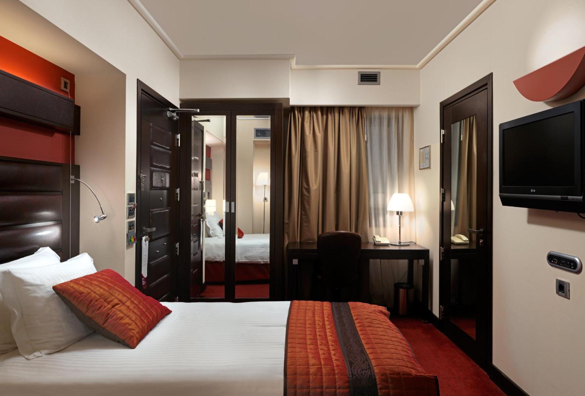 Crowne Plaza Athens City Centre by IHG - Photo 121
