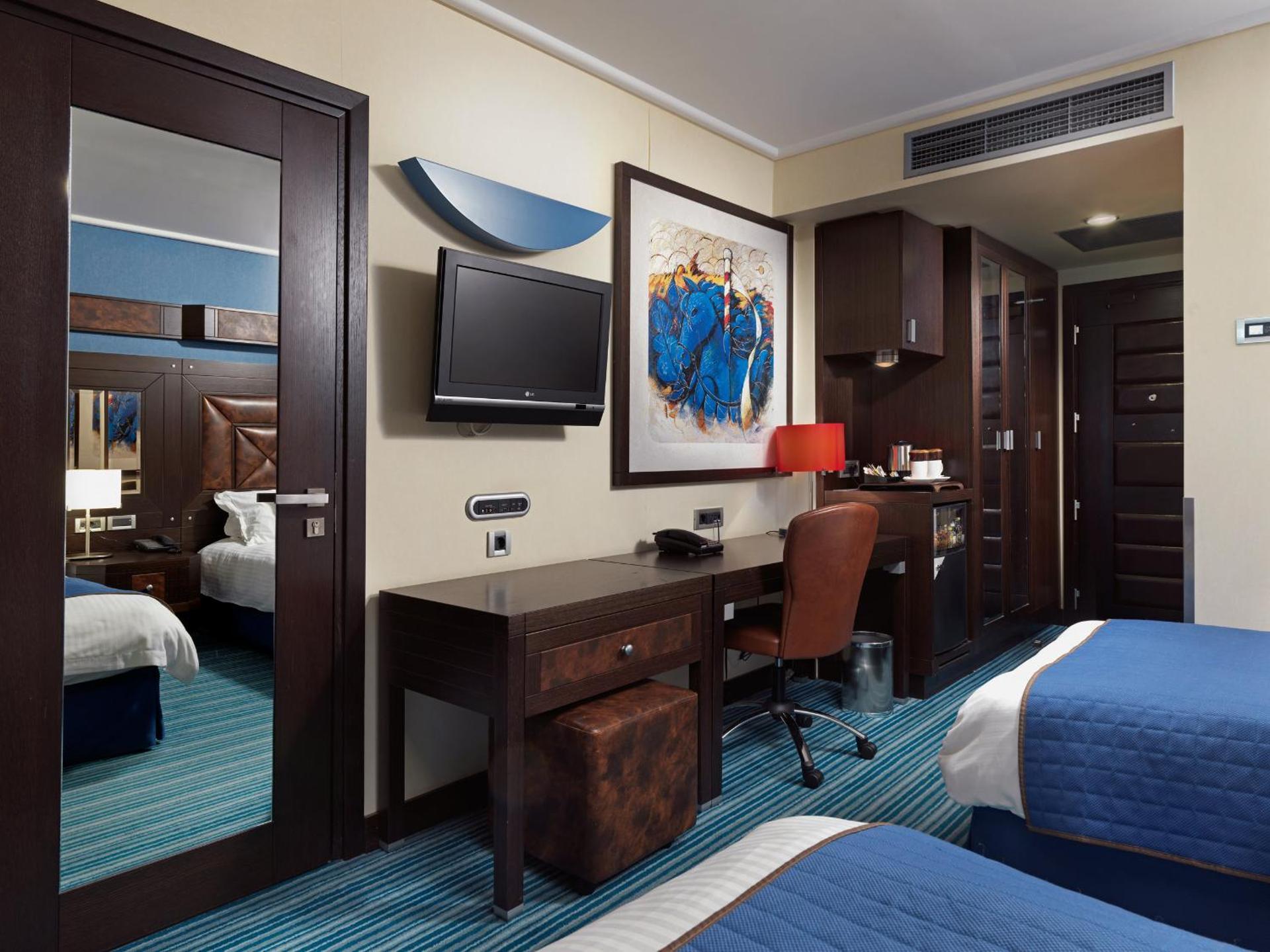 Crowne Plaza Athens City Centre by IHG - Photo 29