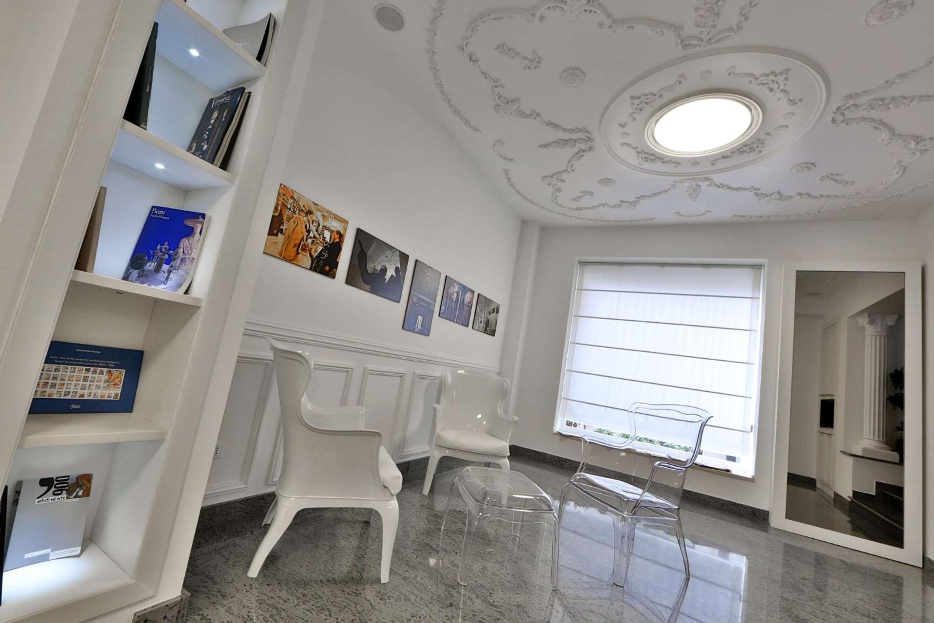 Hotel Plaza - Photo 31