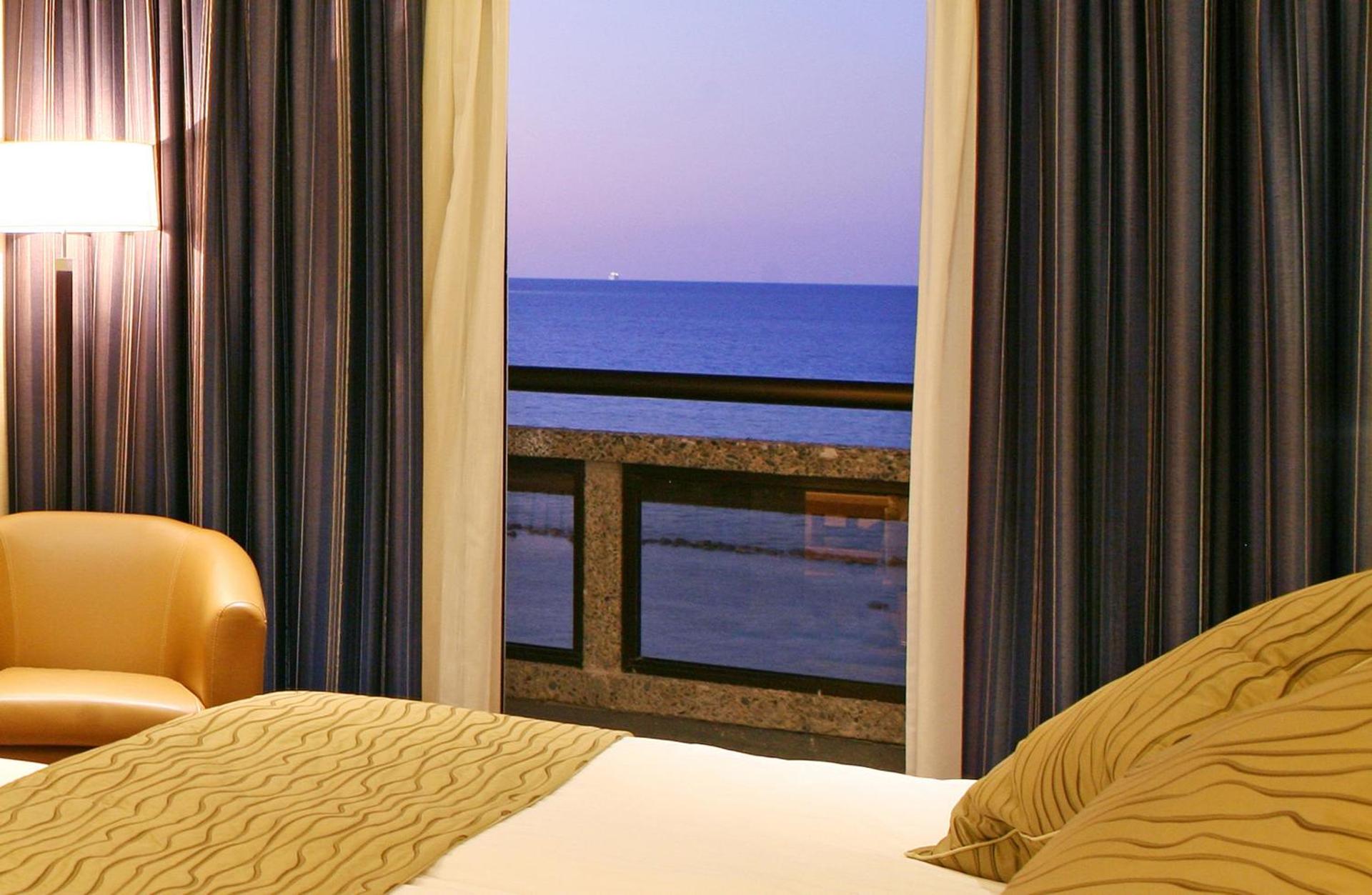 Crowne Plaza Limassol by IHG - Photo 19