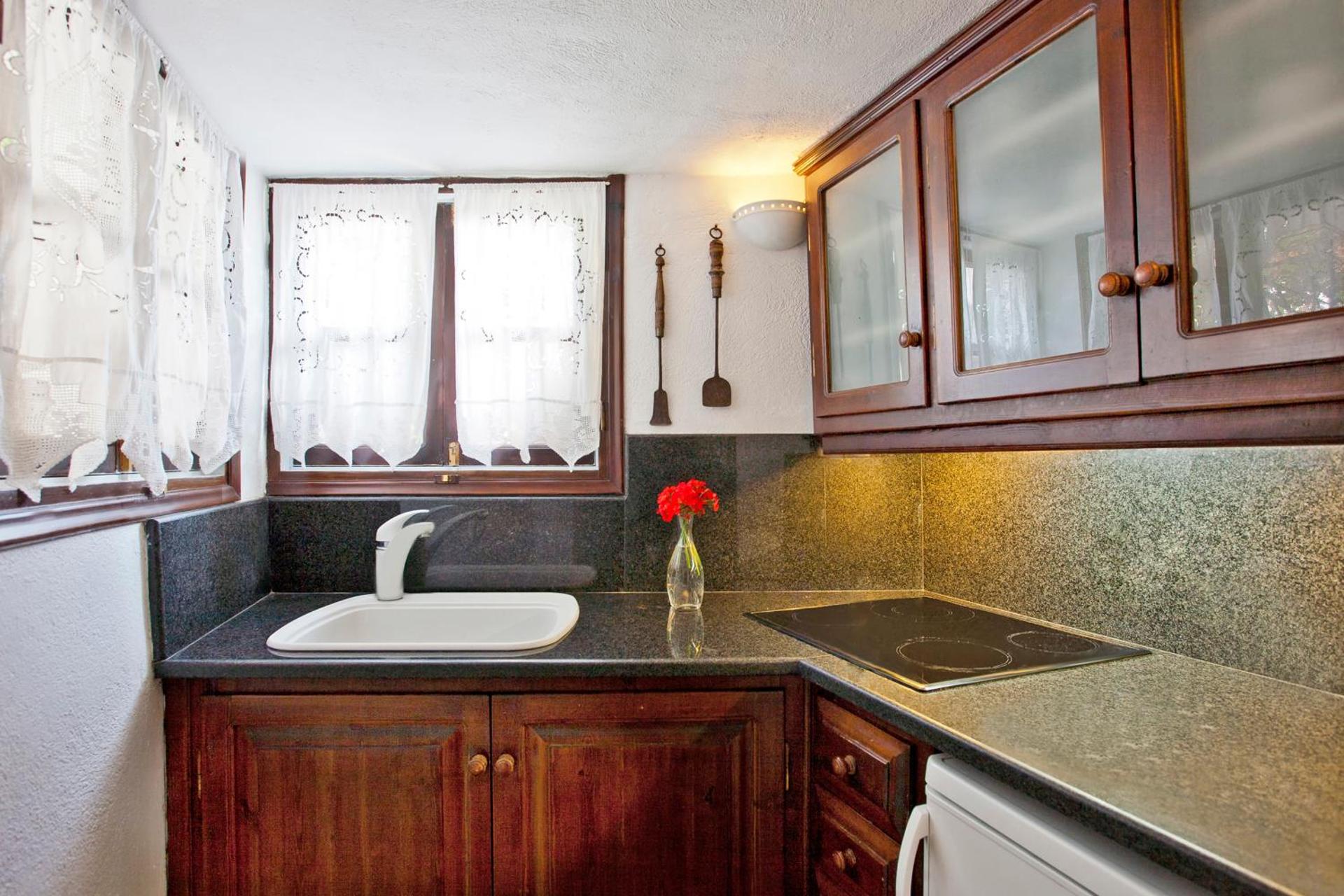 Alexander's Suites - Photo 83