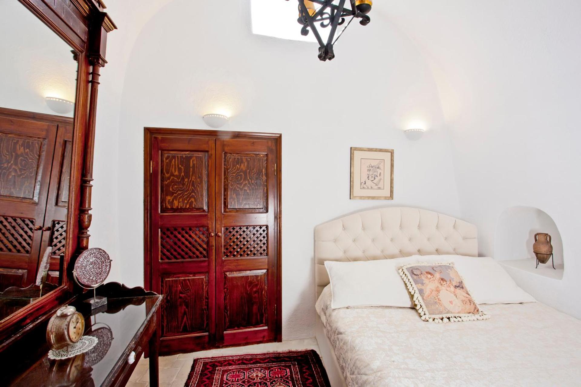 Alexander's Suites - Photo 80