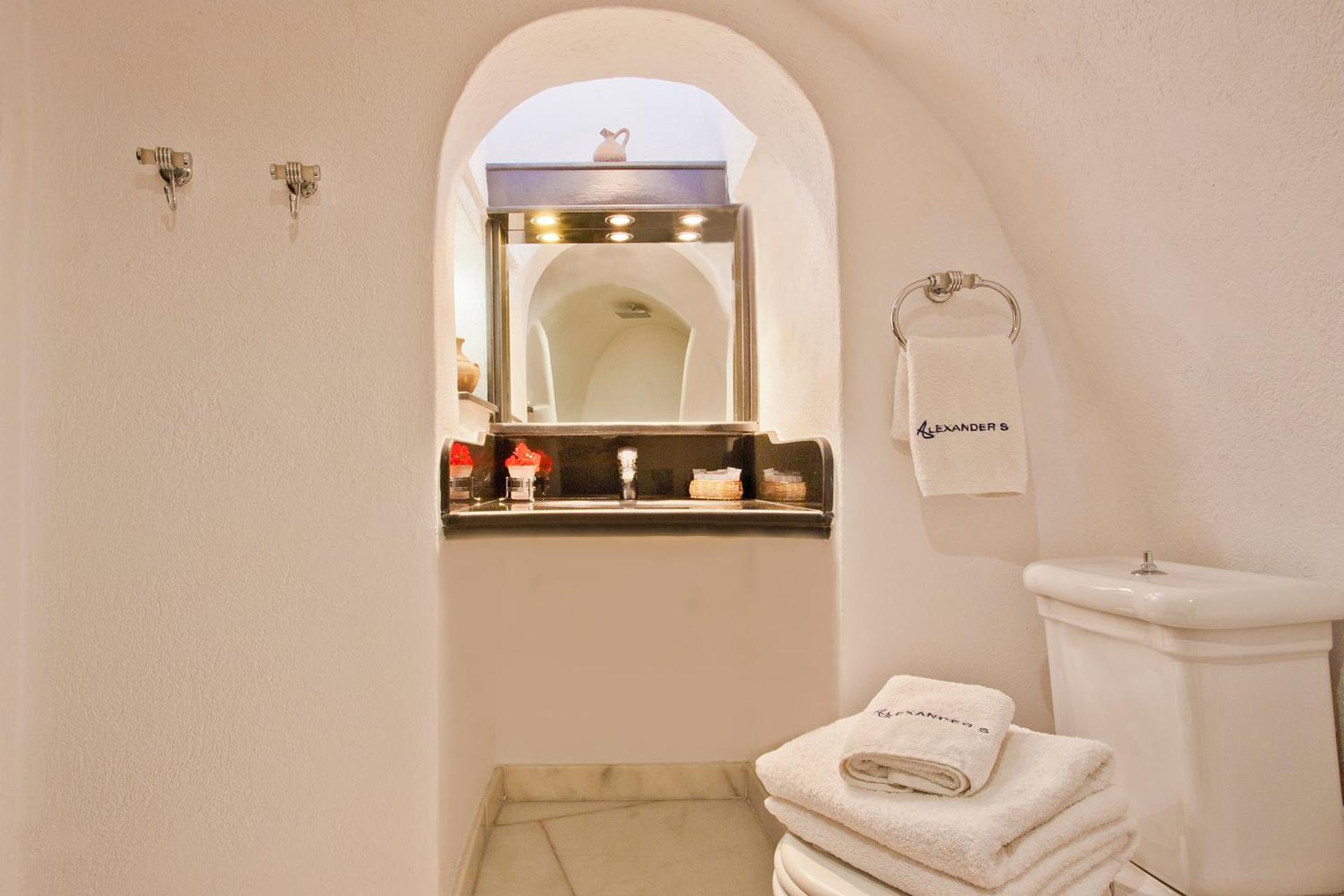 Alexander's Suites - Photo 84