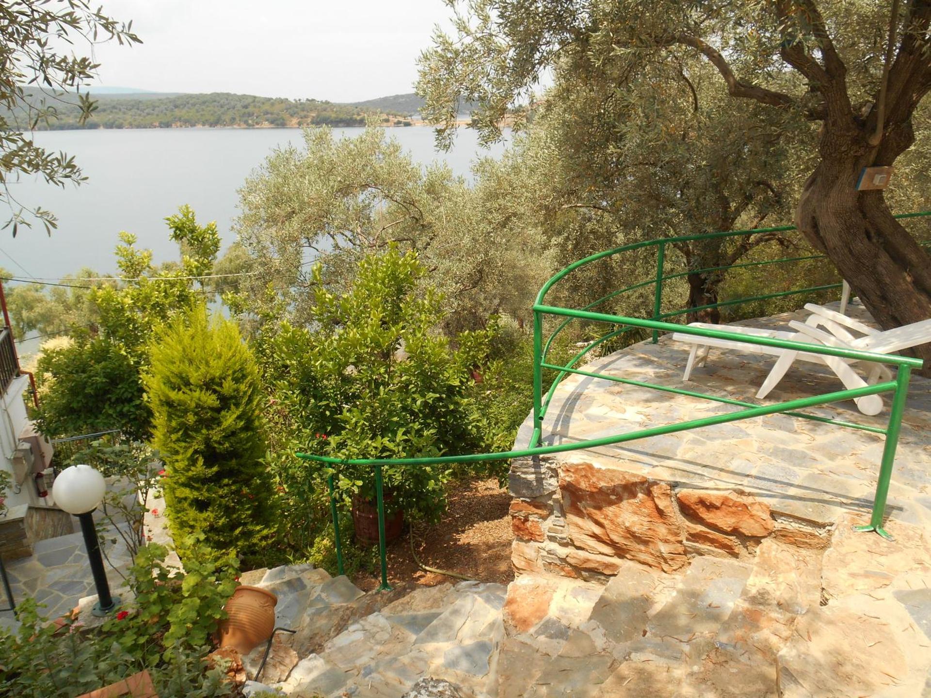 Violetta Studios & Apartments - Photo 53